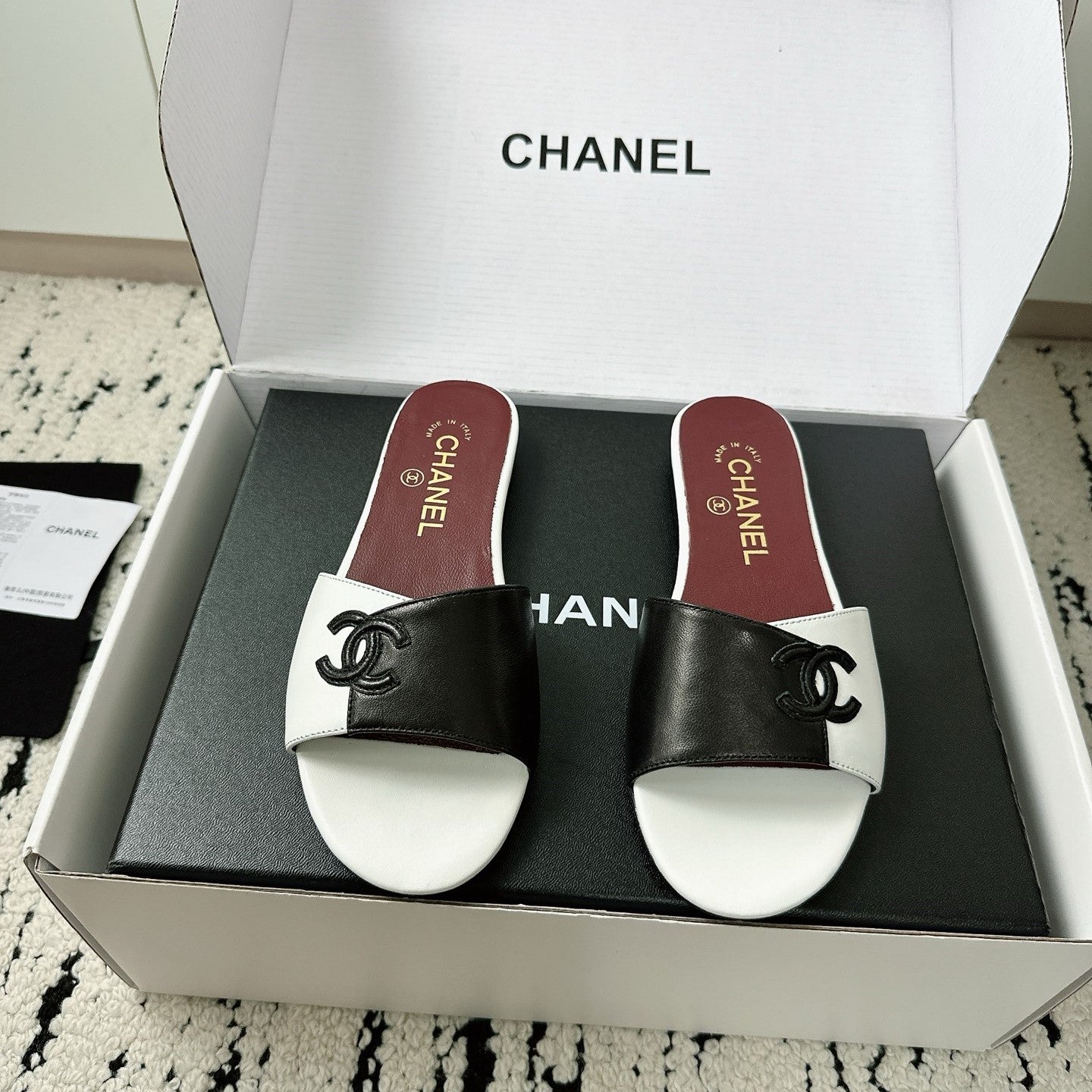 CC Cruise 2025/26 Flat Mules Black White Lambskin