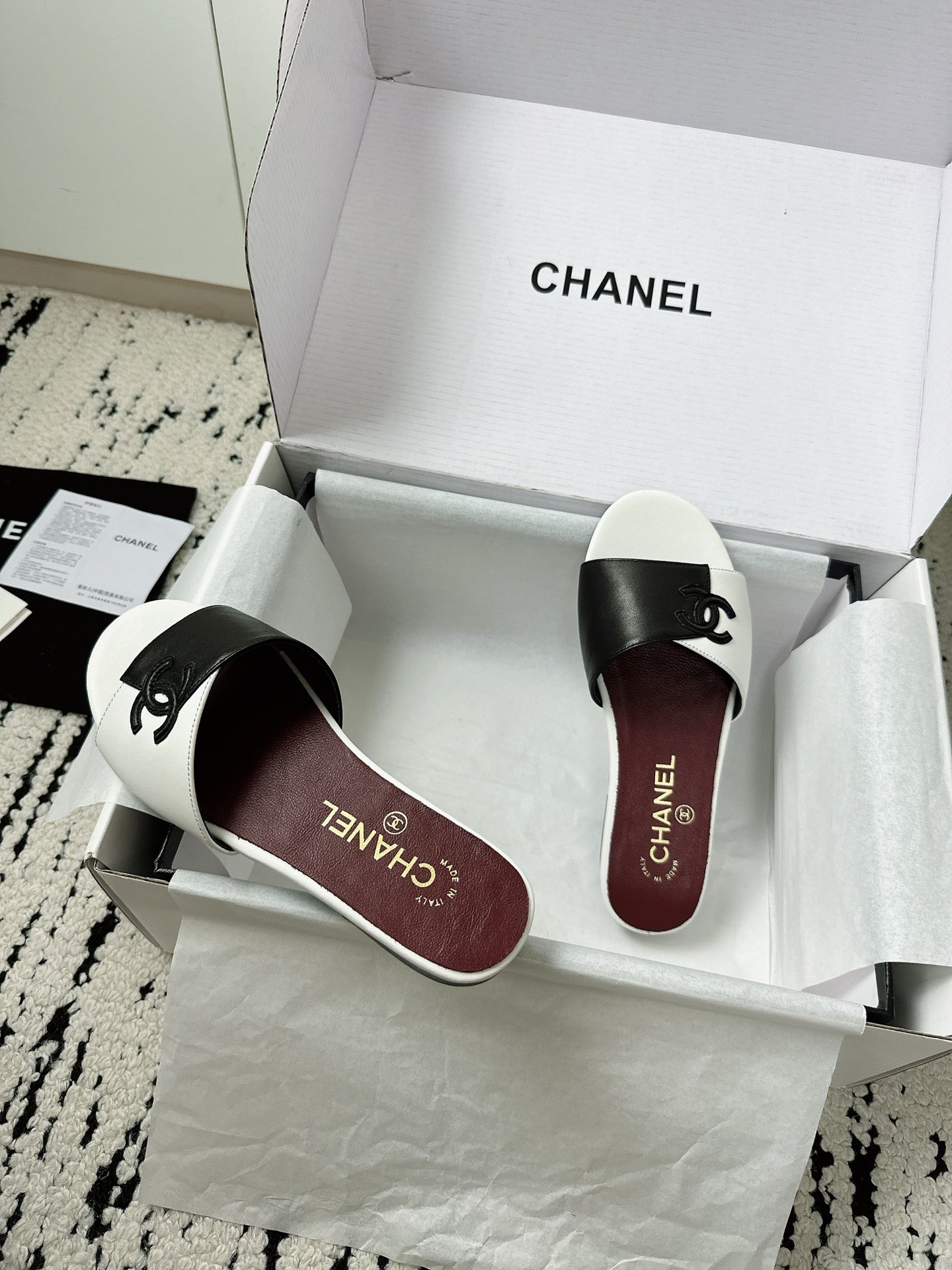 CC Cruise 2025/26 Flat Mules Black White Lambskin