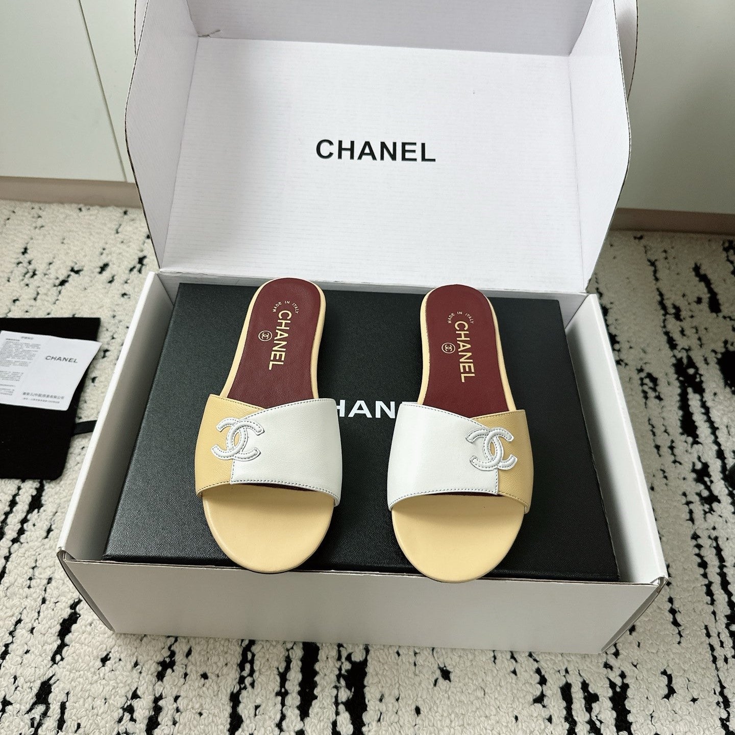 CC Cruise 2025/26 Flat Mules Light Beige White Lambskin