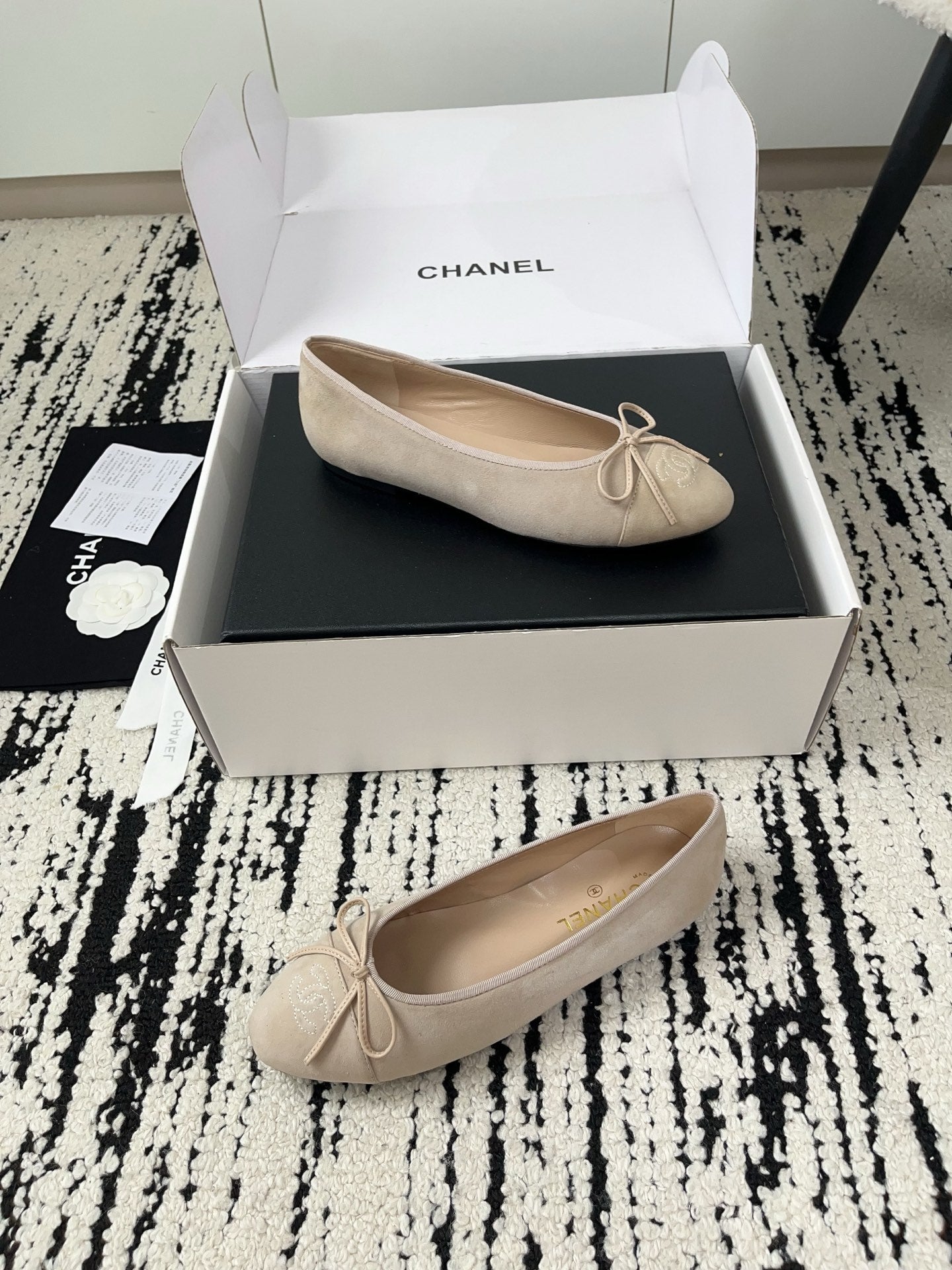 CC 26A Ballet Flat Light Khaki Suede 900737