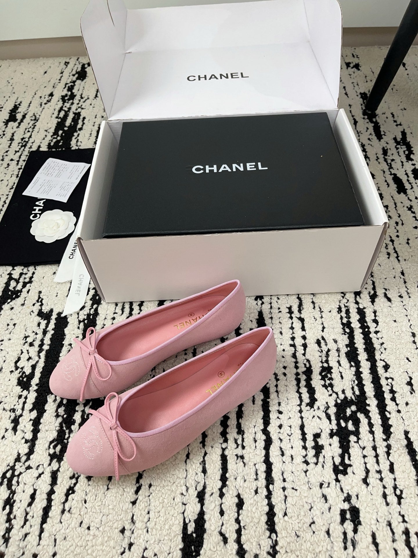 CC 26A Ballet Flat Light Pink Suede 900740