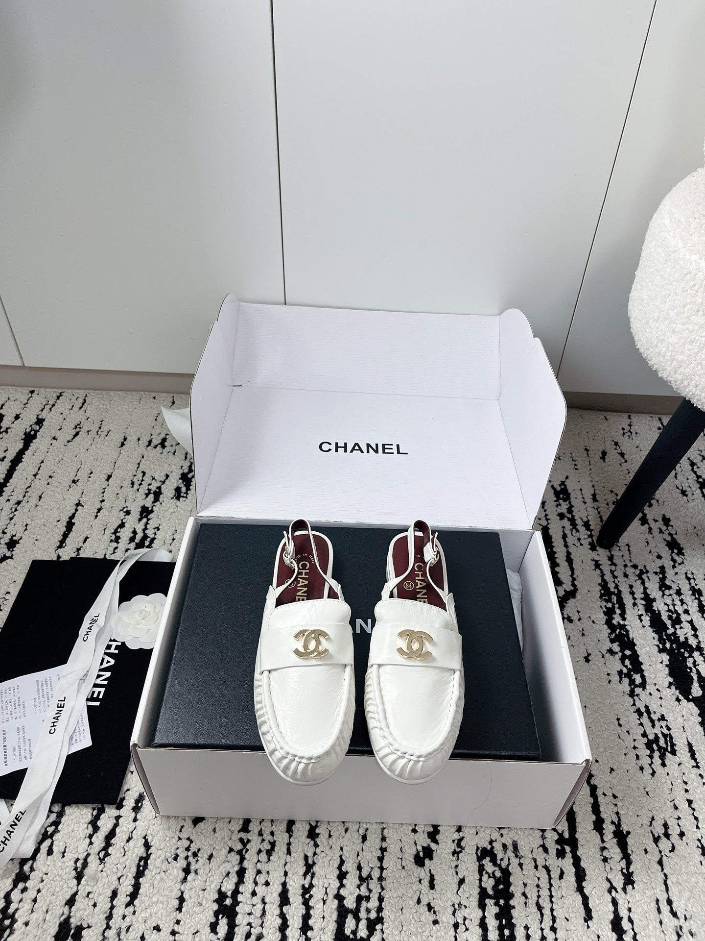 CC 26A Métiers d’art 2026 Slingback White Glossy Sheepskin 900759