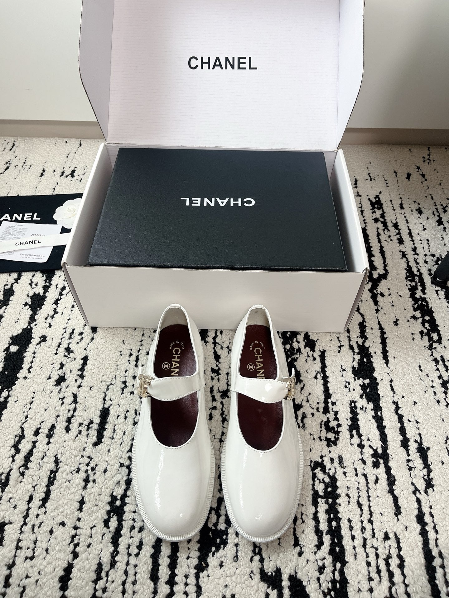 CC 26A Mary Jane Strap White Glossy Leather 900768