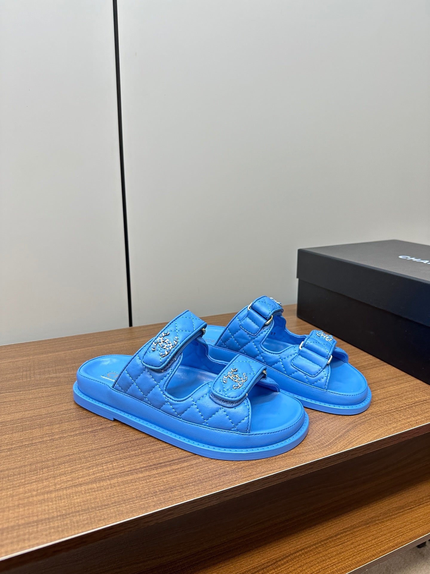 CC 26s Dad Sandal Bright Blue Sheepskin 965034