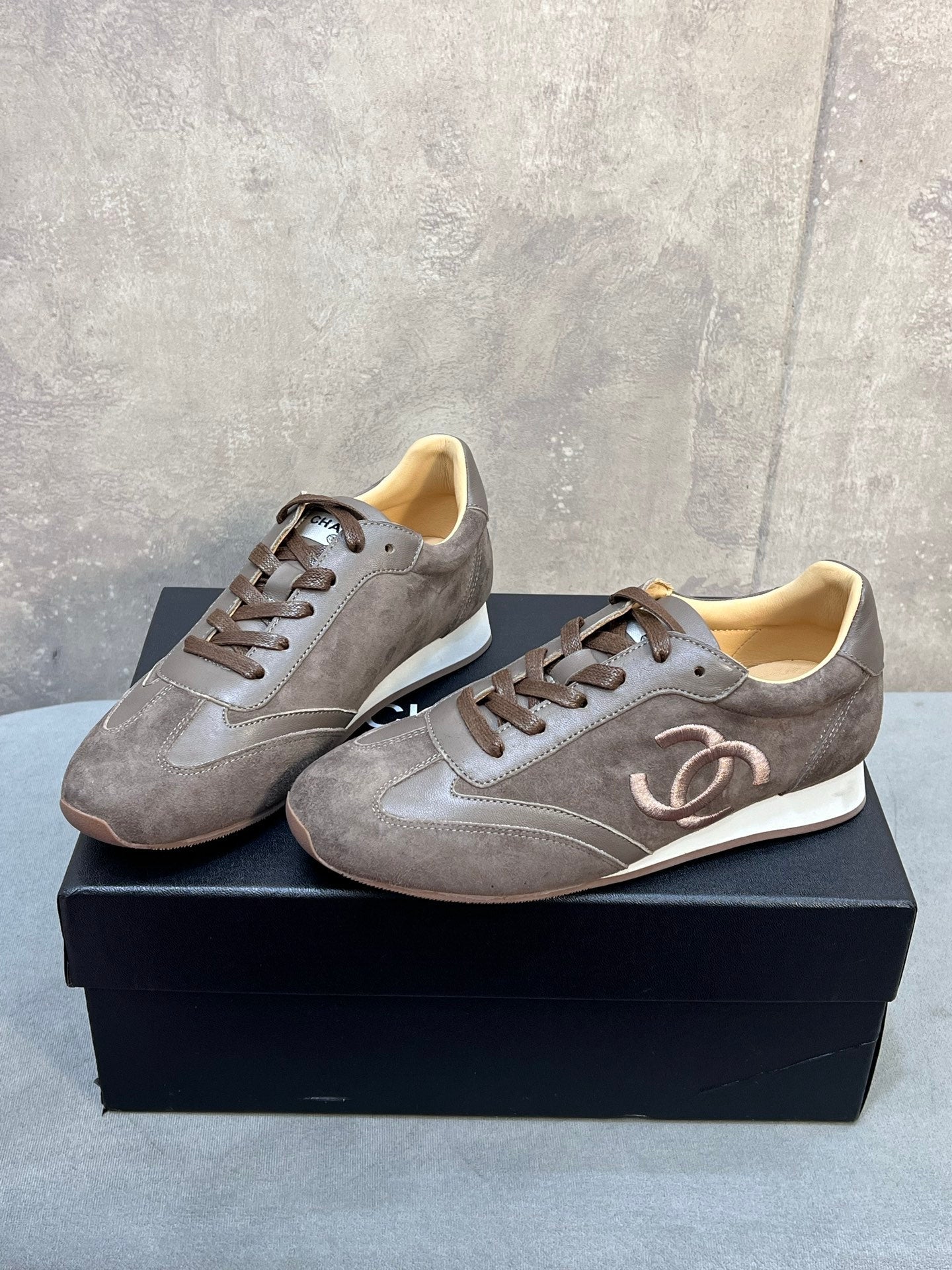 CC 26P Sneakers Grey-Brown Suede 682523