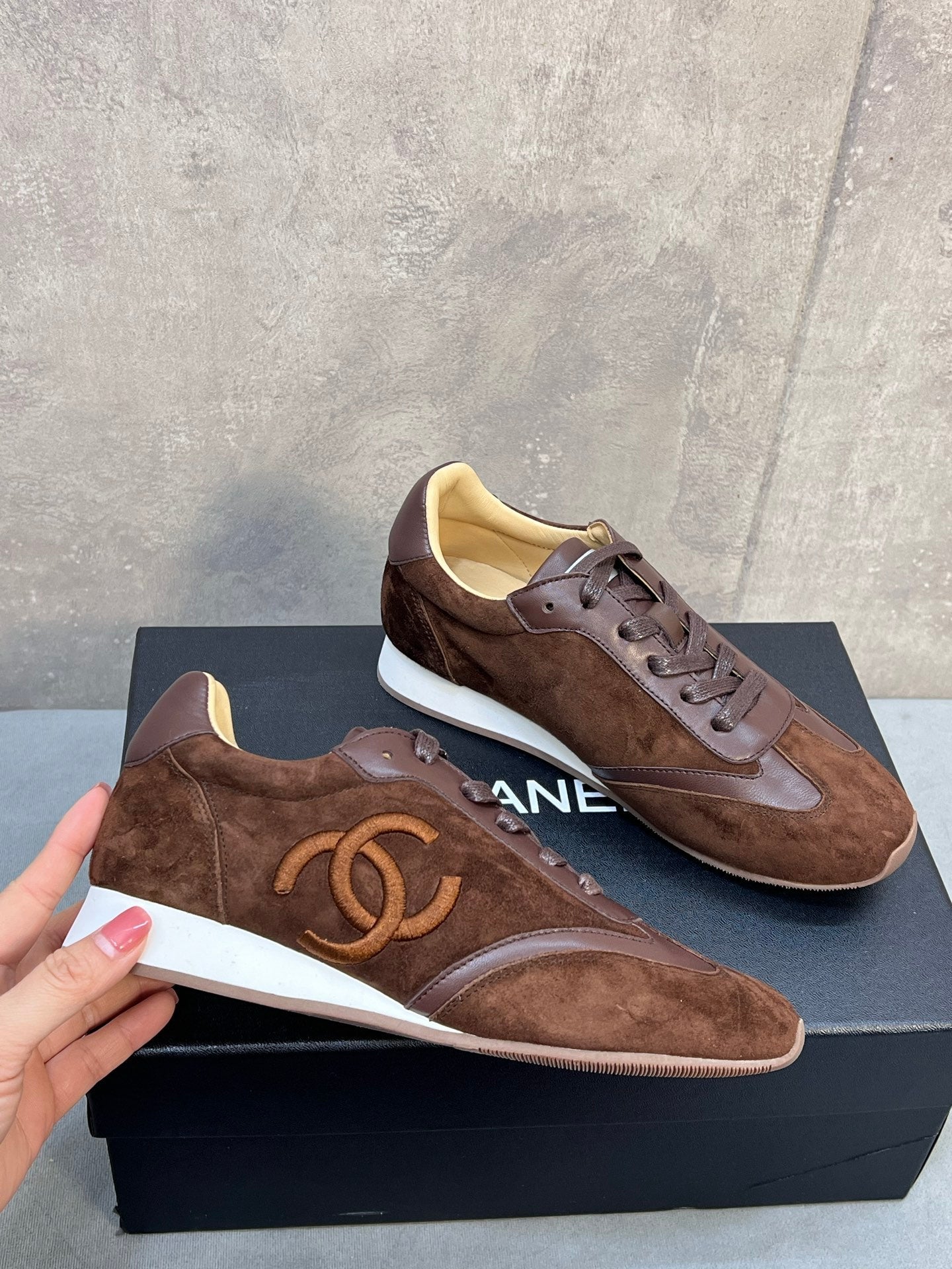 CC 26P Sneakers Dark Brown Suede 682526