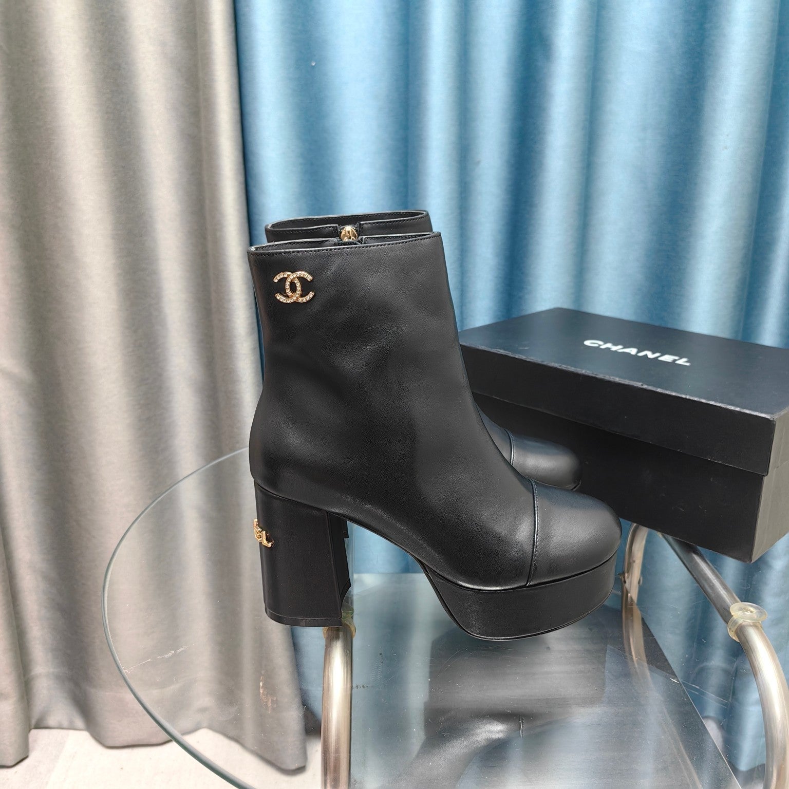 CC 25B Rhinestone Chunky Heel Ankle Boots 90mm Black Sheepskin 444302