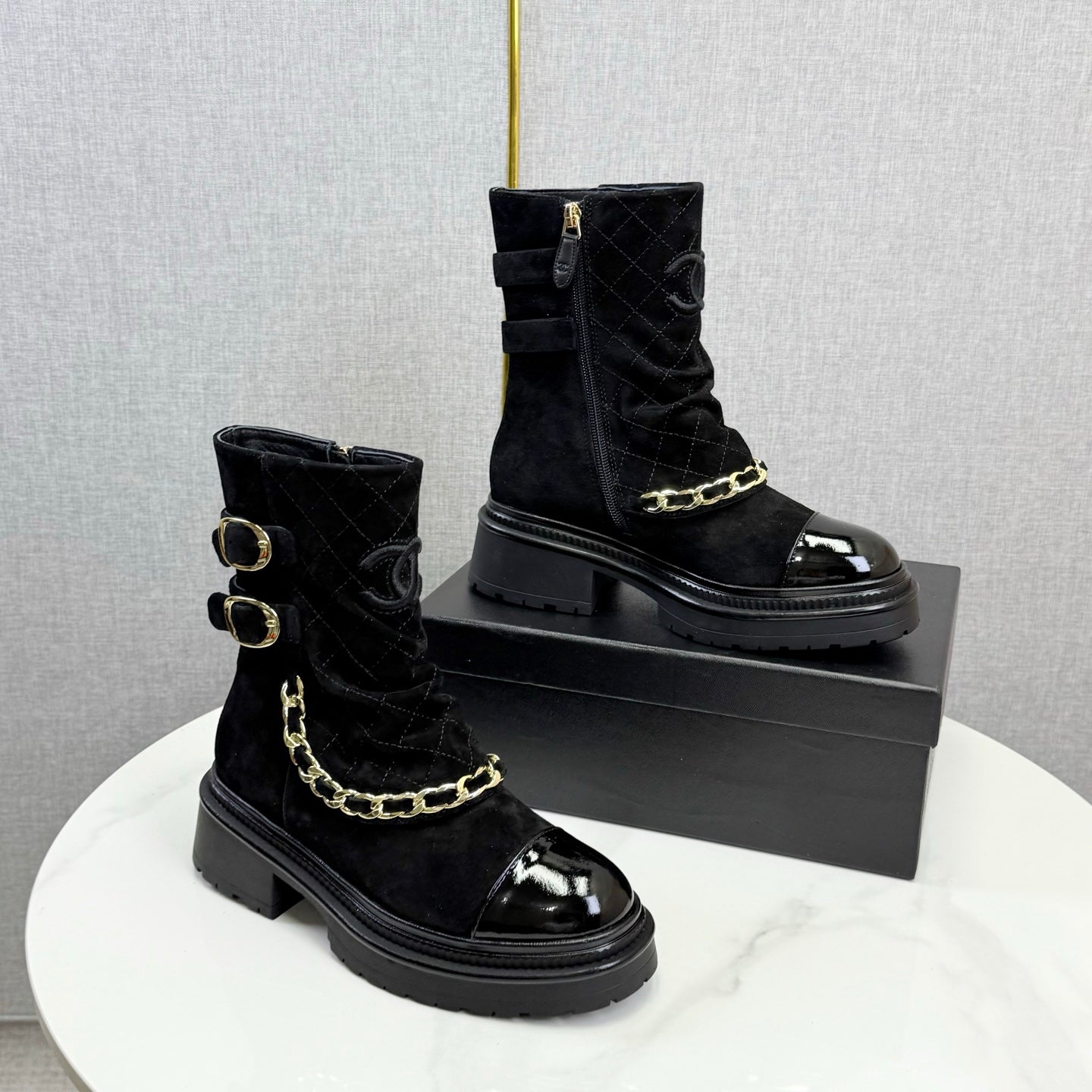 CC 25B AW Ankle Boots Black Quited Suede Patent Leather 541070 GHW