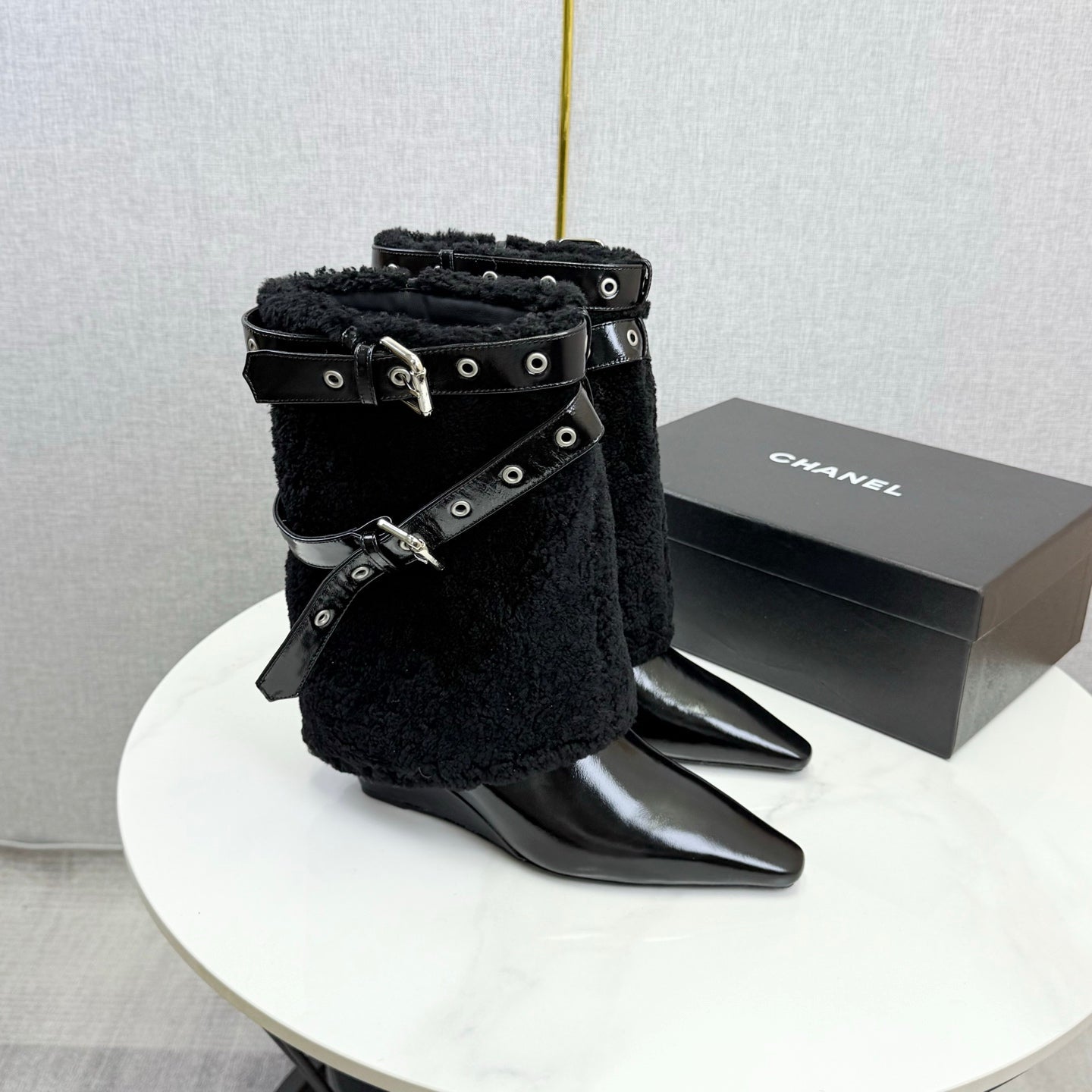 CC 26s Knight Martin Boots Black Sheepskin Wool 620409