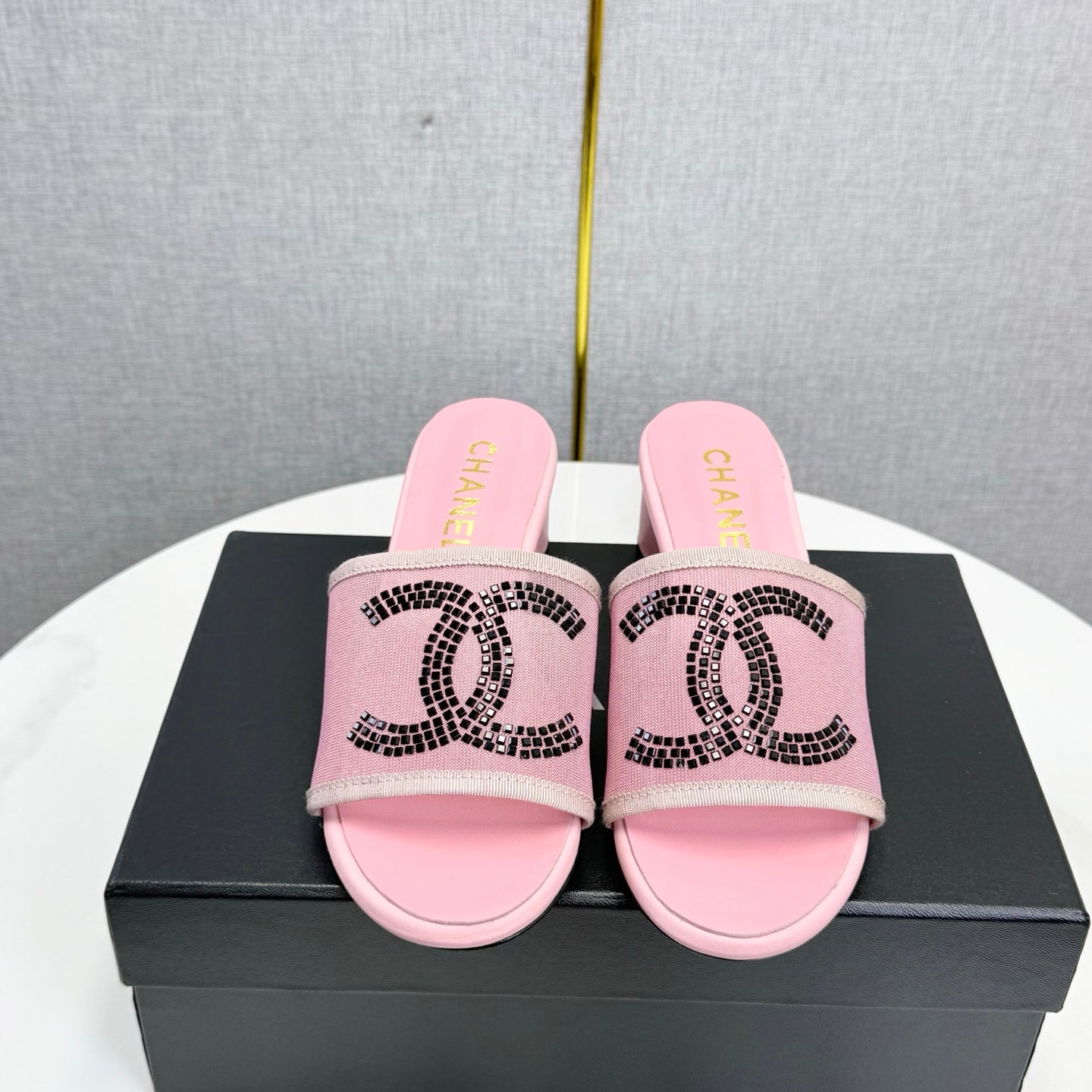 CC 26SS Sandals Pink Mesh Sheepskin 639890