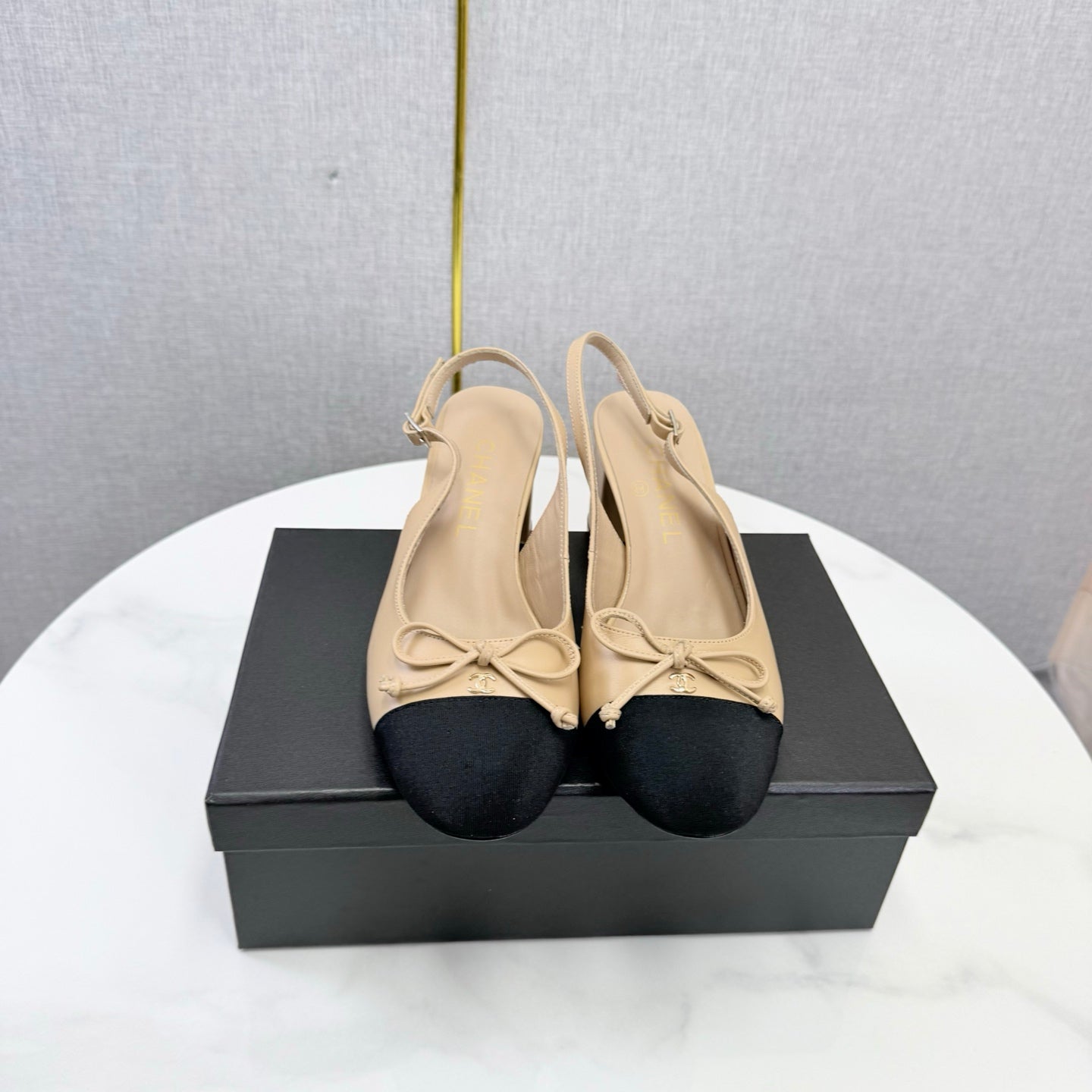 CC 26s Slingback Heels 4.5cm Beige Black Lambskin Fabric