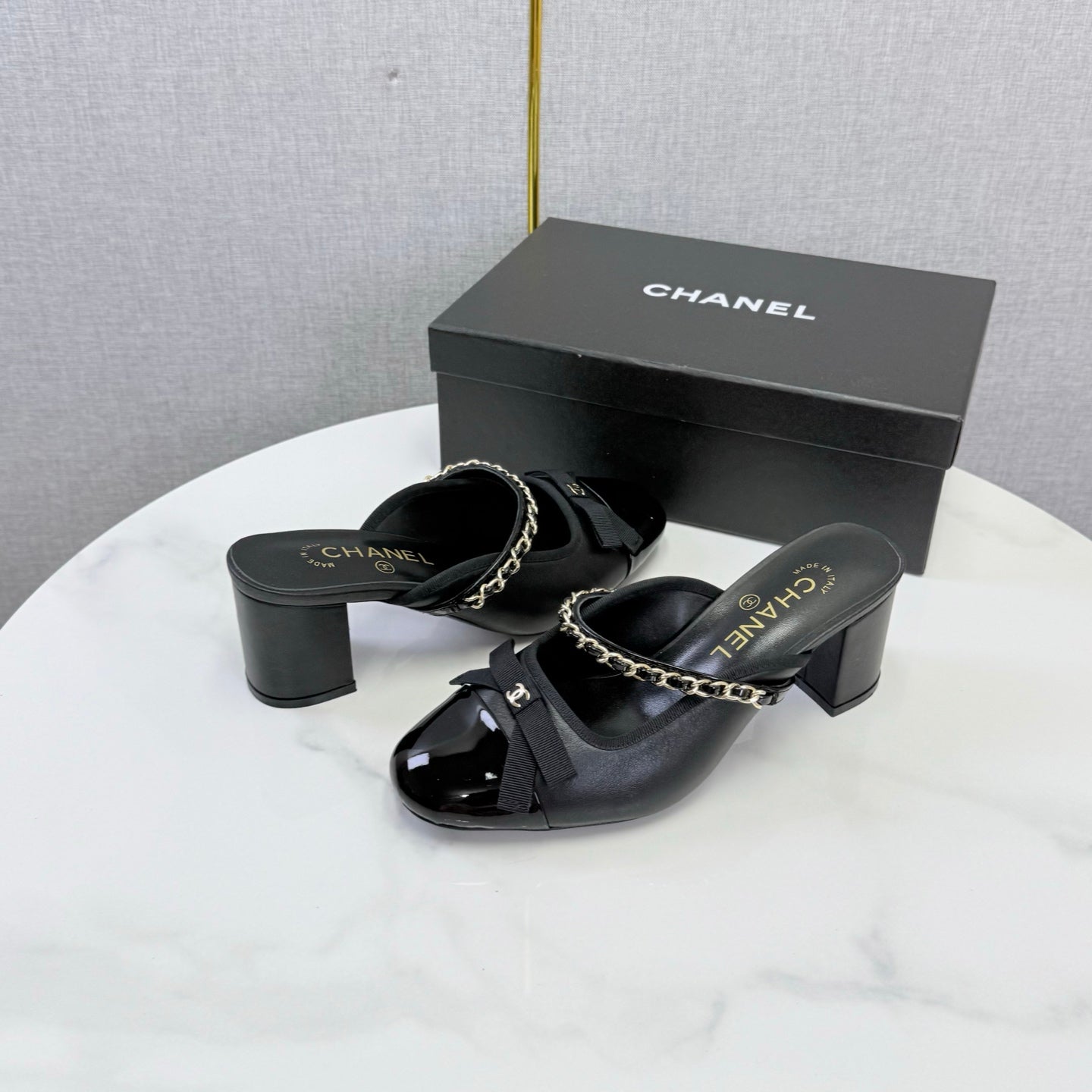 CC 26s High Heel Mules 4.5cm Black Lambskin Patent Leather
