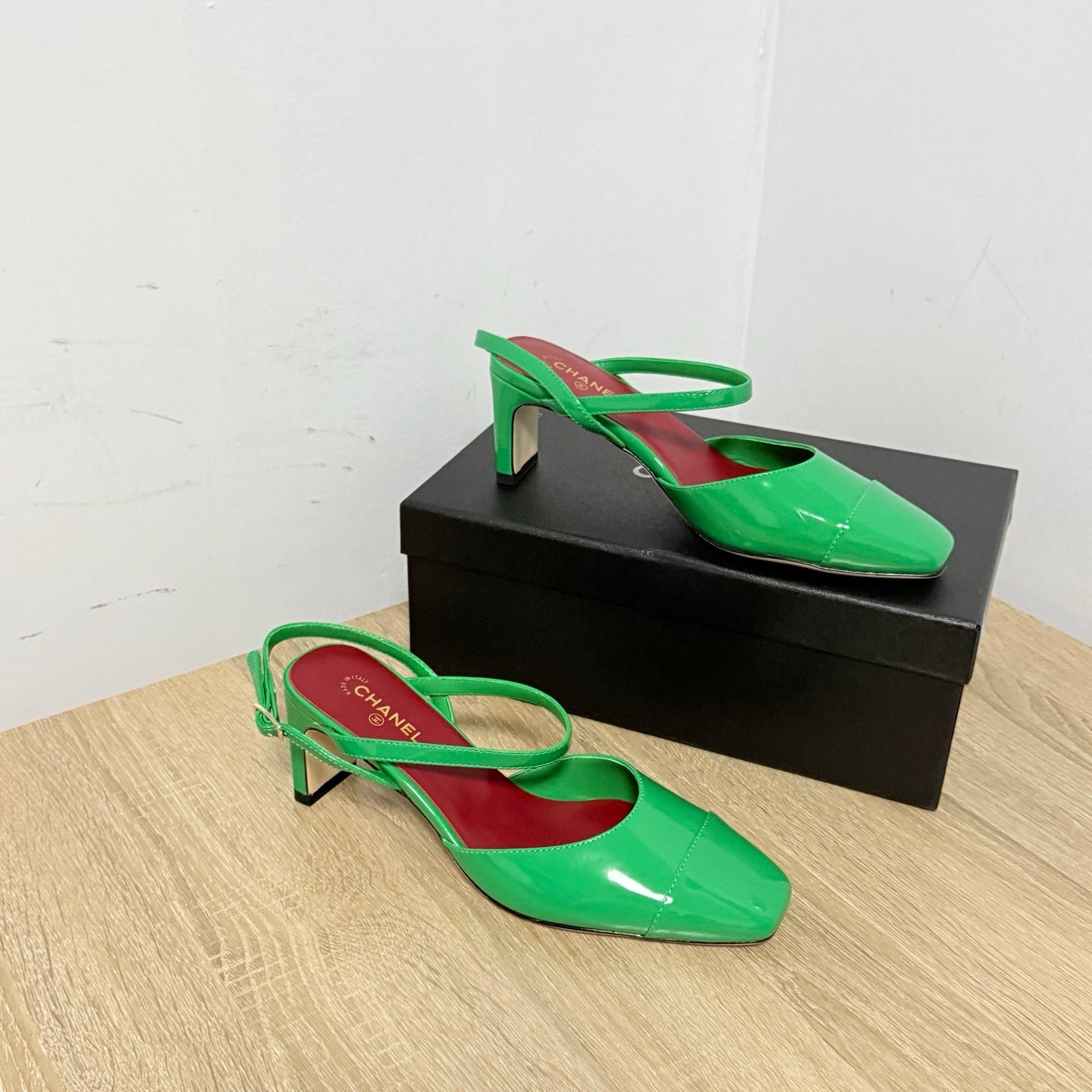 CC Métiers d’art 2026 Slingbacks 6.5cm Green Patent Calfskin 865643