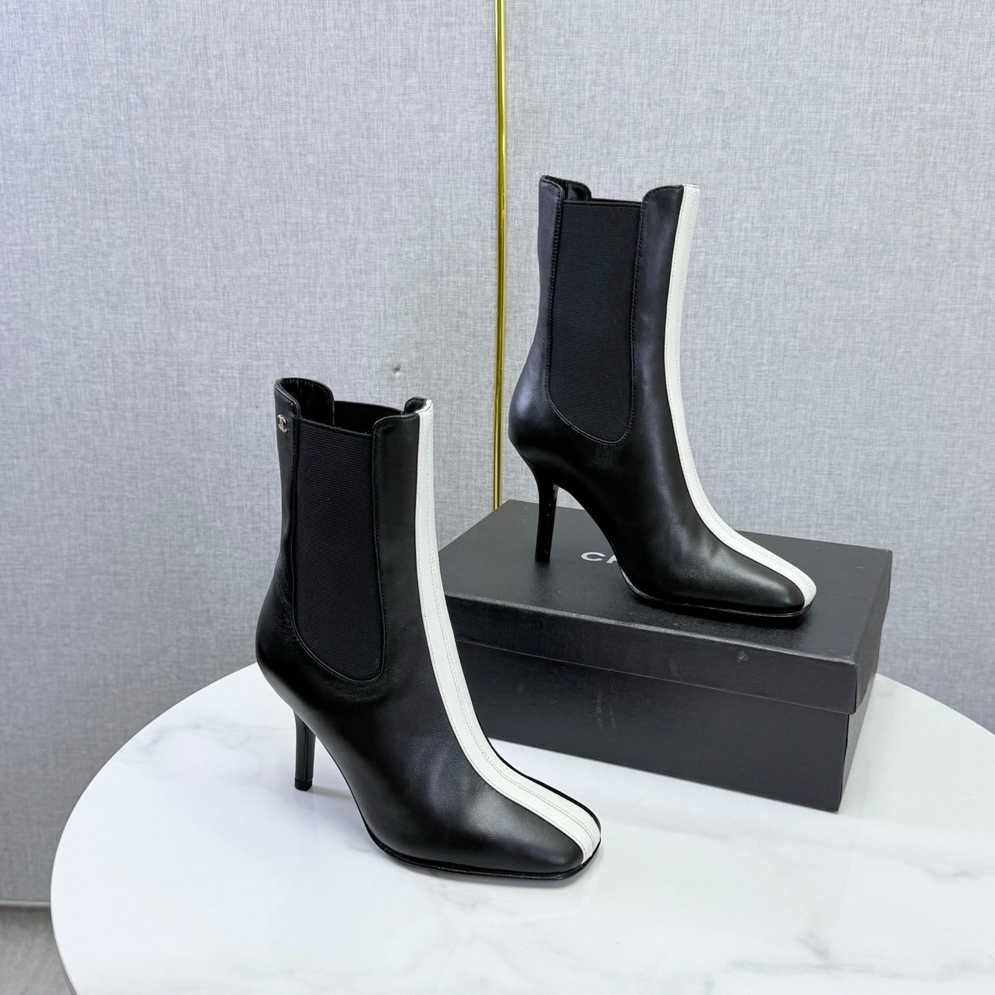 CC 26s Metiers d'Art Boot Black White Lambskin 904453