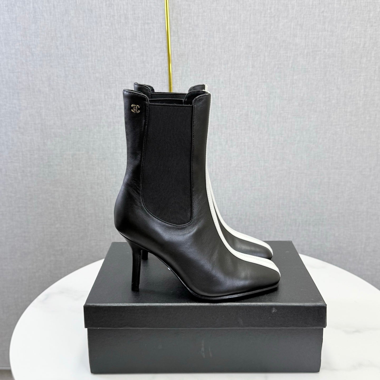 CC 26s Metiers d'Art Boot Black White Lambskin 904453