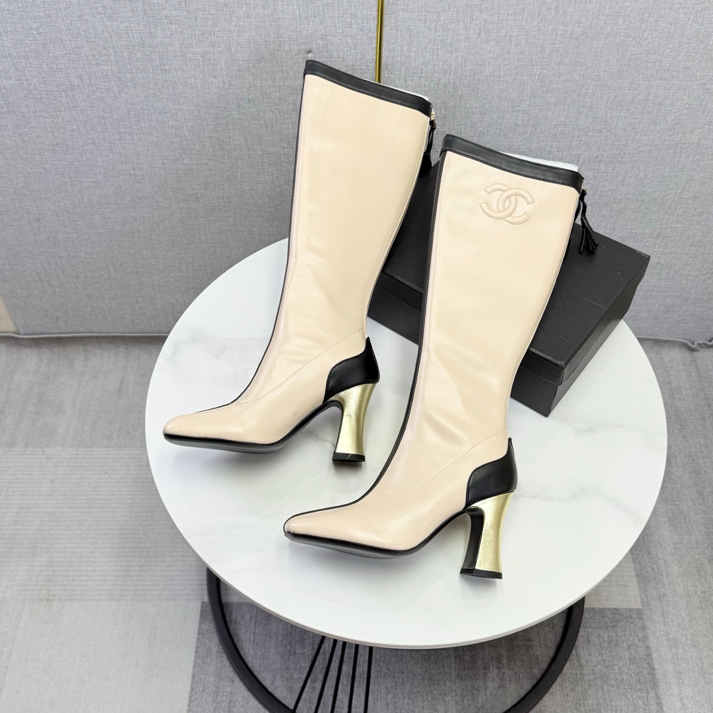CC 26s Knee-High Boots Black Beige Sheepskin 904486