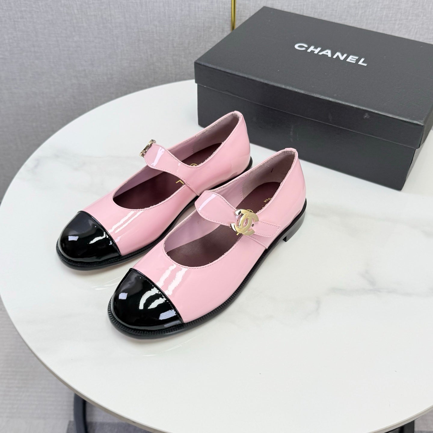 CC 26s Mary Jane Flats Black Pink Patent Leather 904487