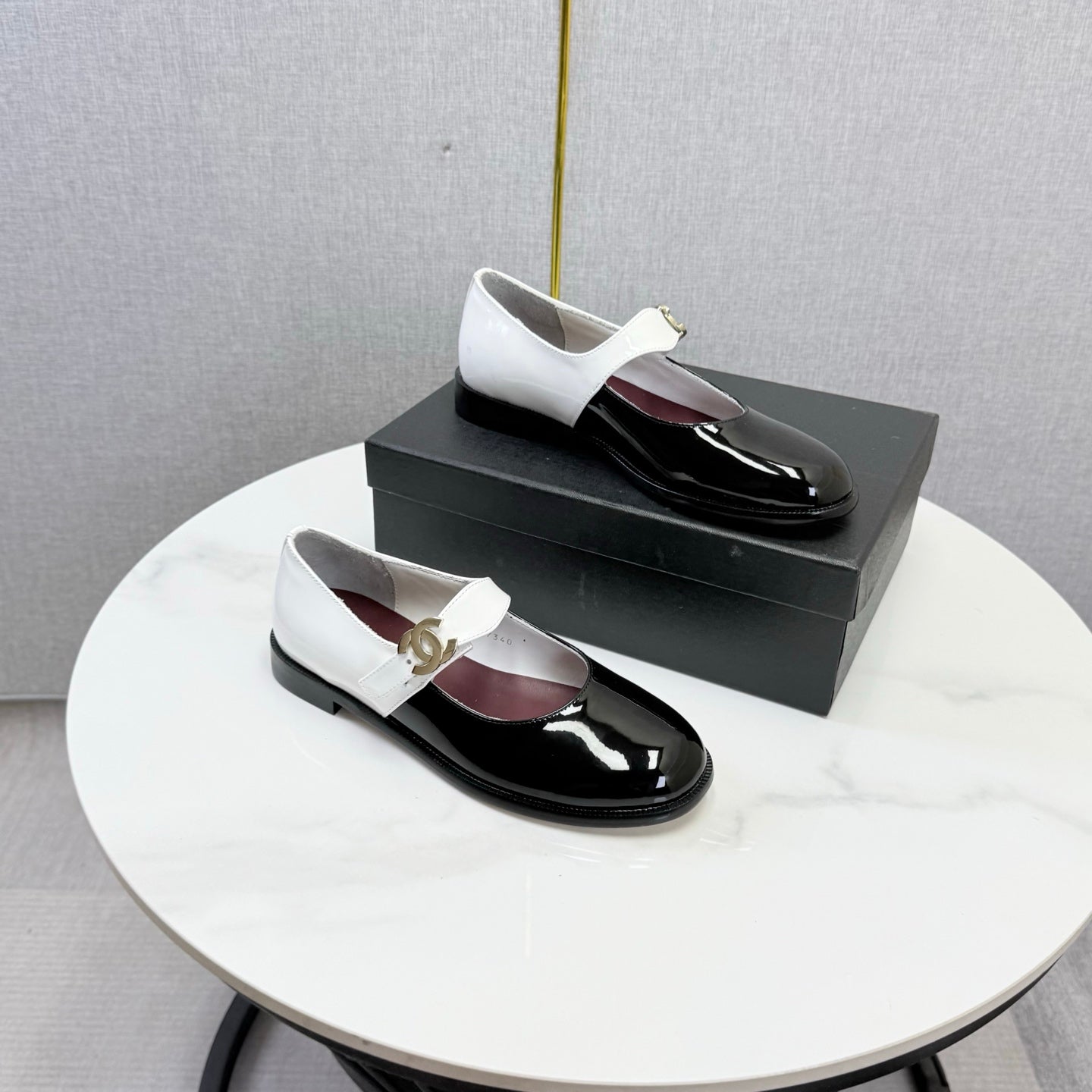 CC 26s Mary Jane Flats Black White Patent Leather 904494