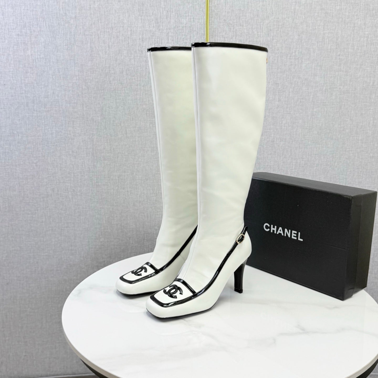 CC 26s Silhouette Long Boots White Black Sheepskin 972809