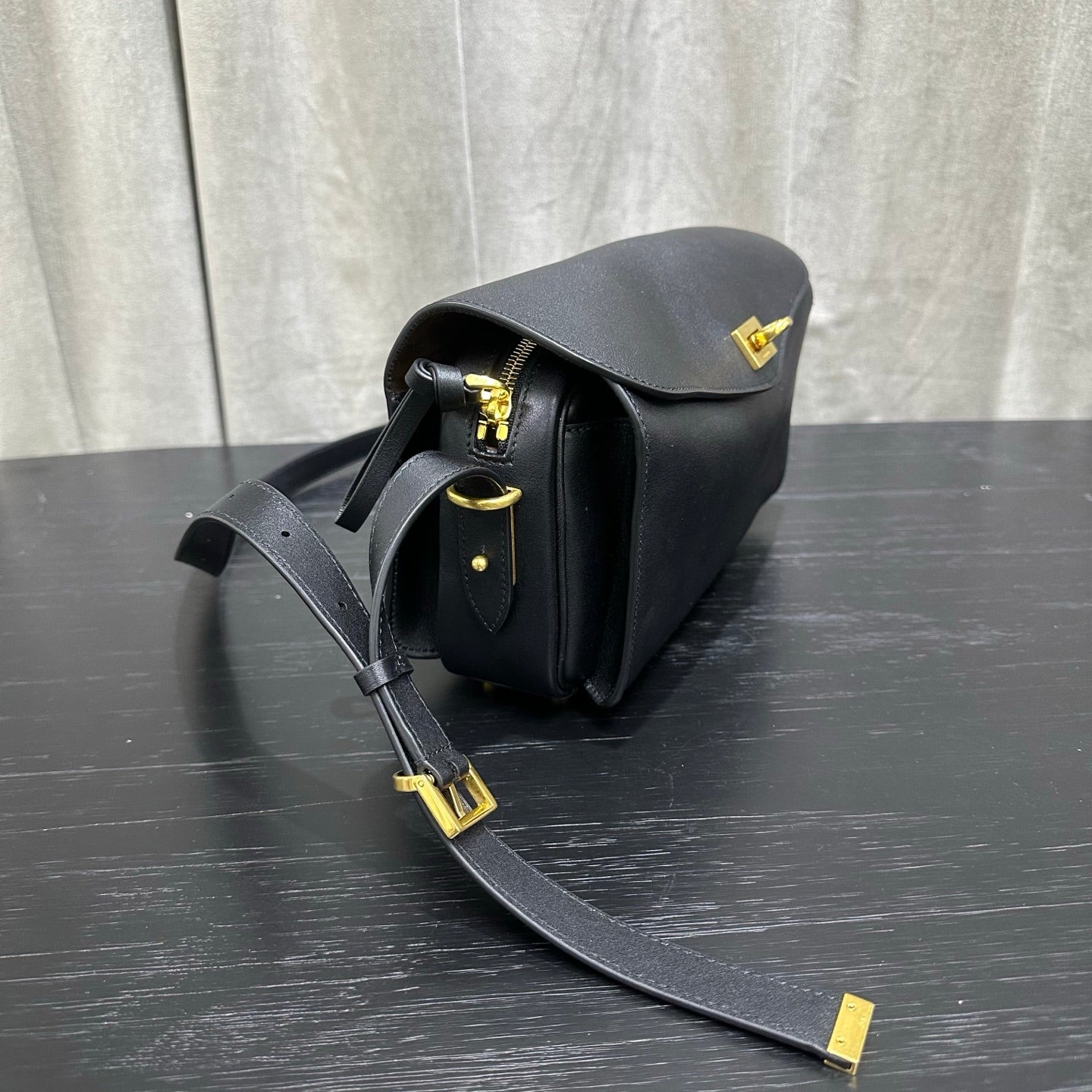 Balenciaga Le 7 Shoulder Bag Black Calfksin