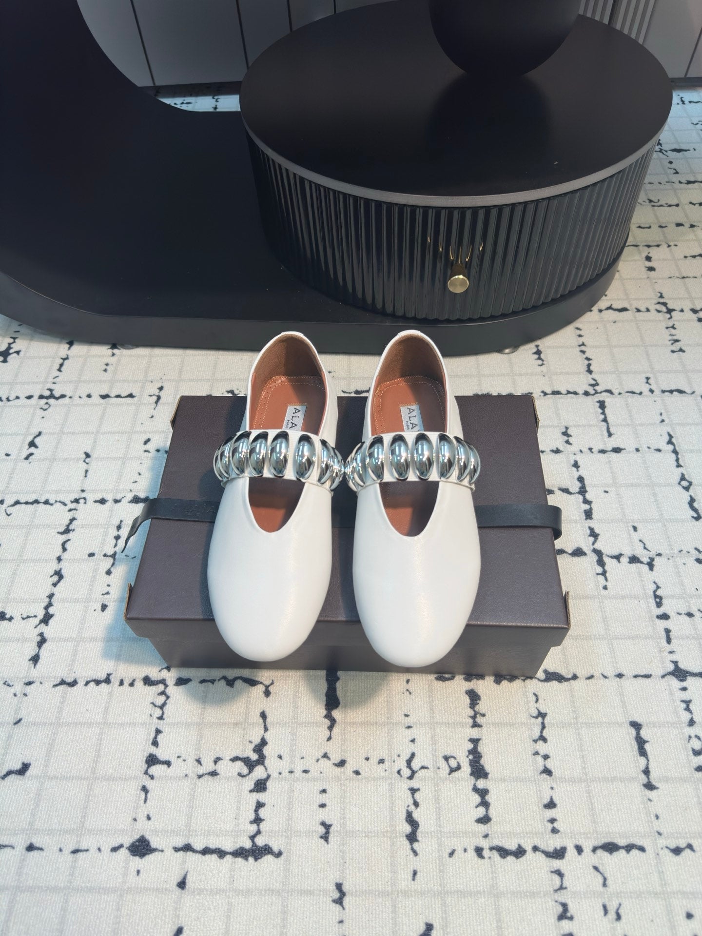 Alaila Ballet Flats In White Cowhide 895230
