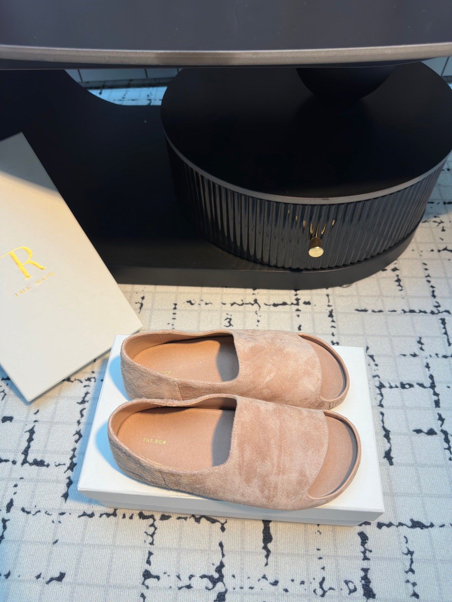 The Row Slide Mules Beige Cow Suede 334354