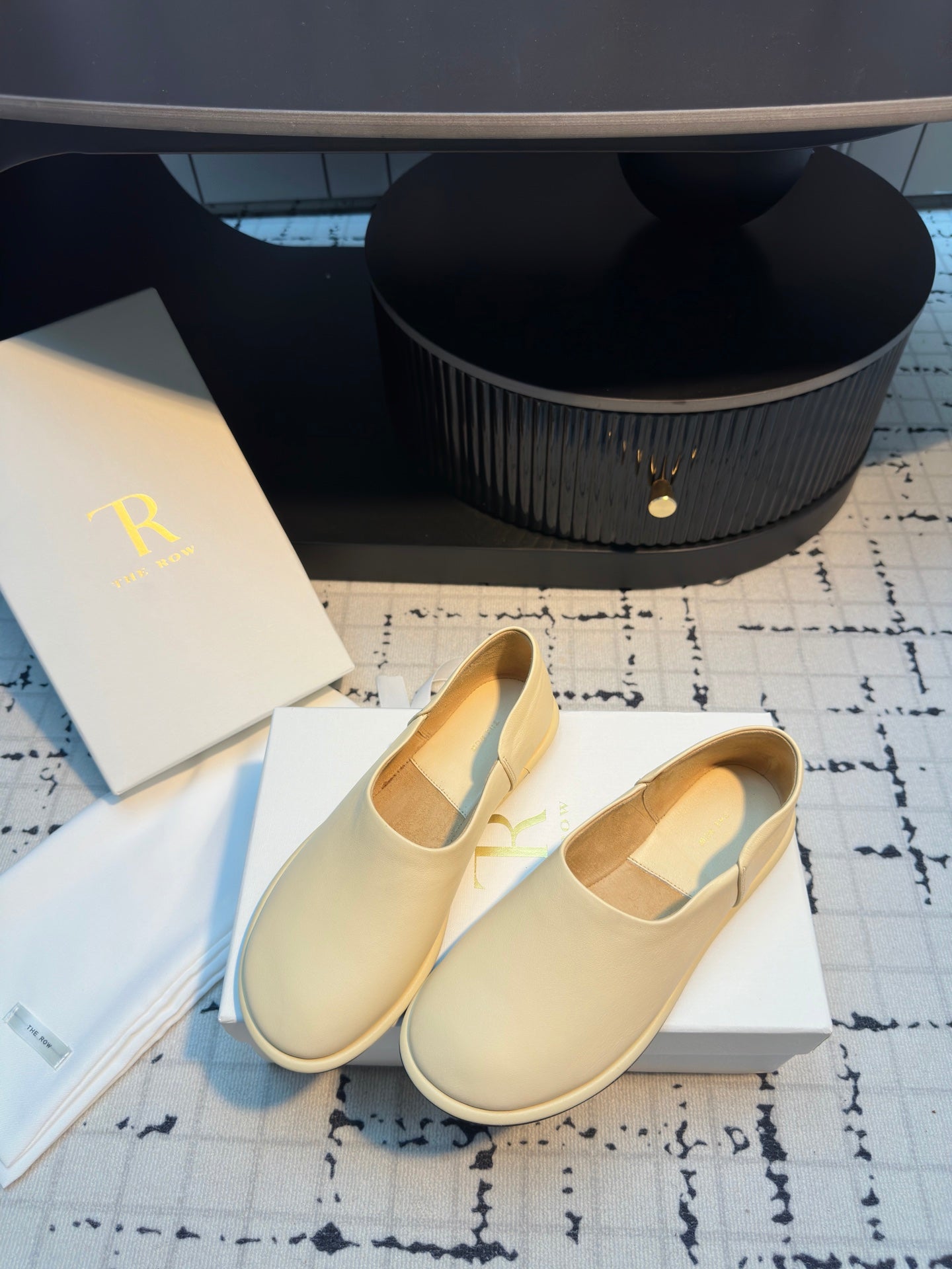 The Row Flat Loafer Beige Calfskin 334452
