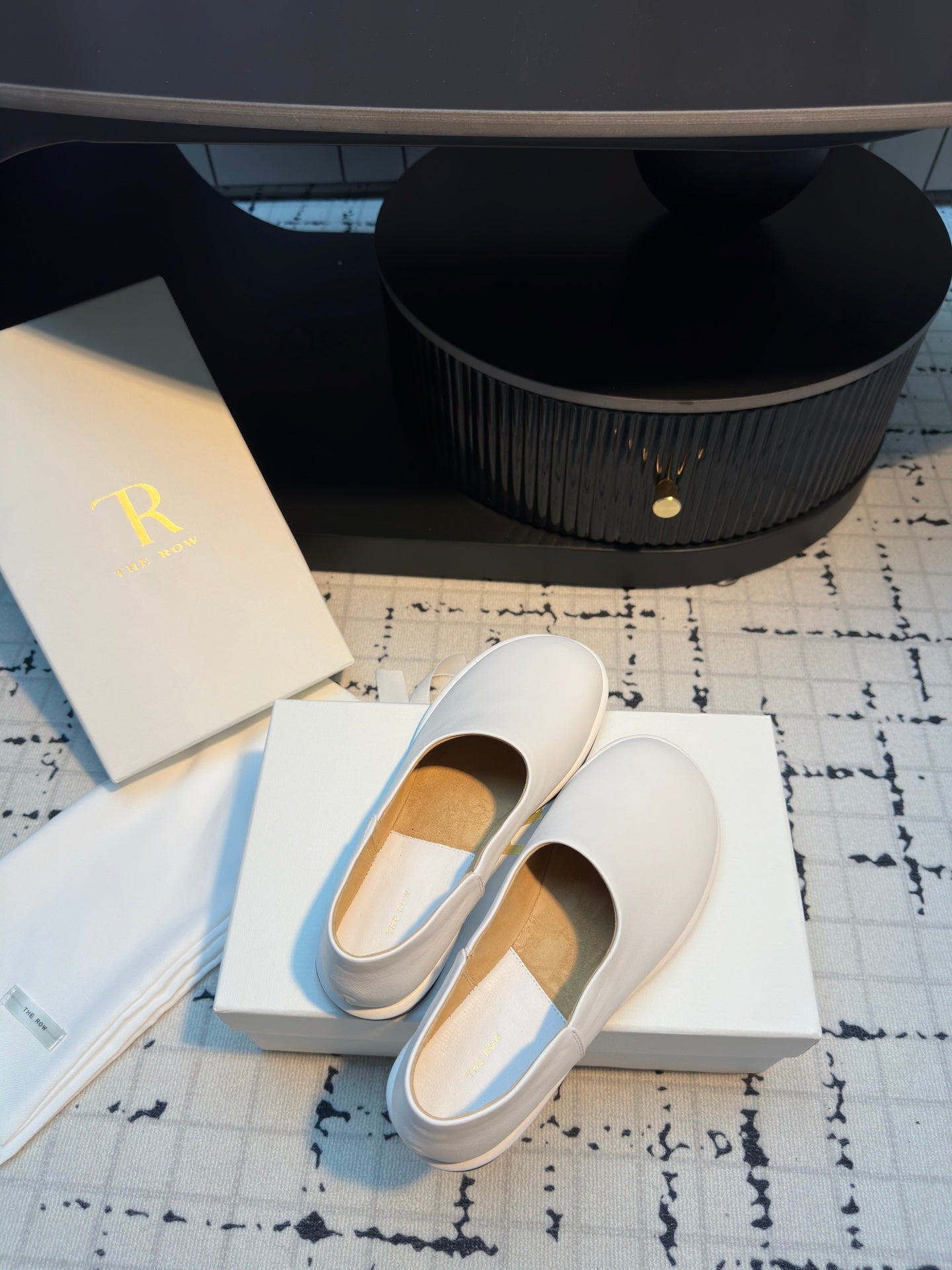 The Row Flat Loafer White Calfskin 334453