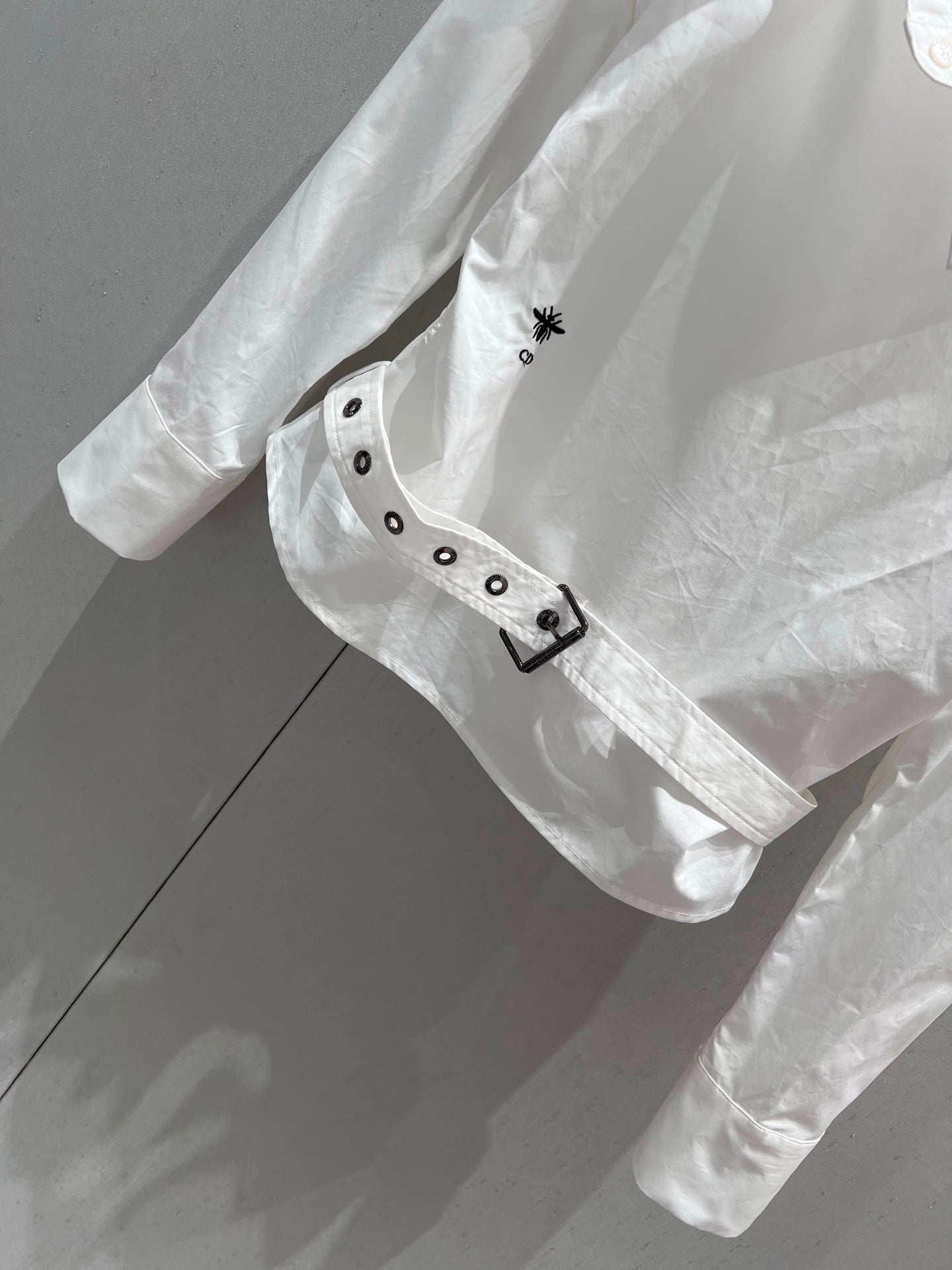 CD 25 Off-shoulder Pleated Belt Short Shirt White Cotton 217596