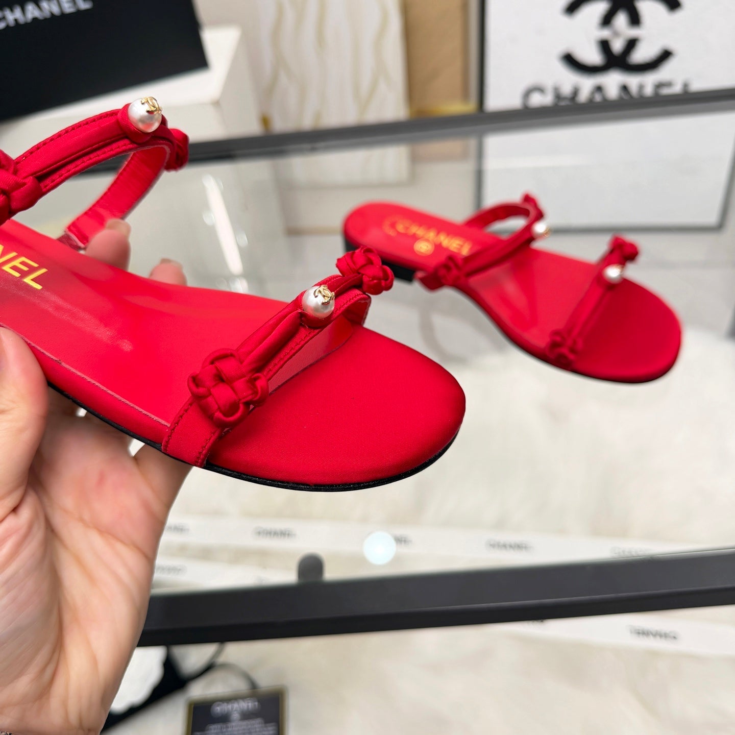 CC 2026 Pearl Slide Red Satin Leather 692024