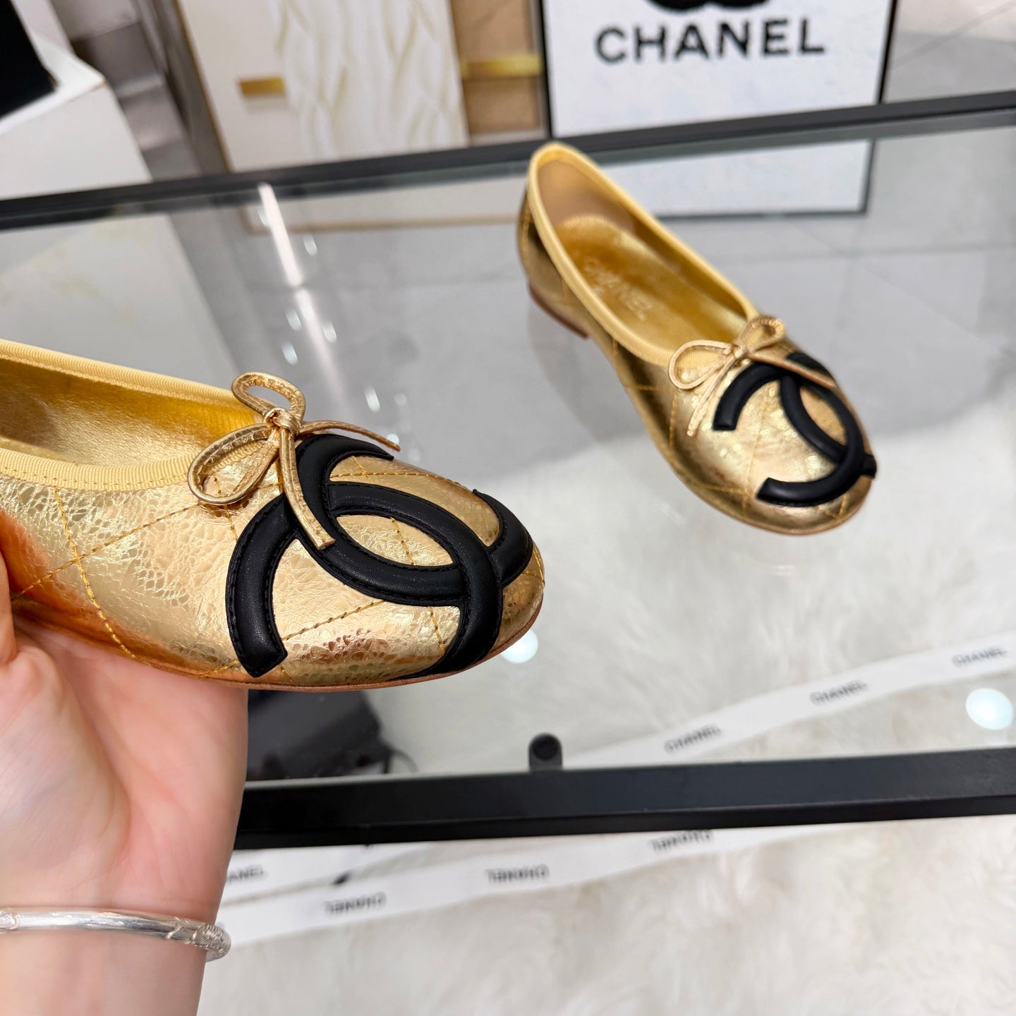 CC 26s Coco Beach Ballet Flats Gold Metalic Leather 872865