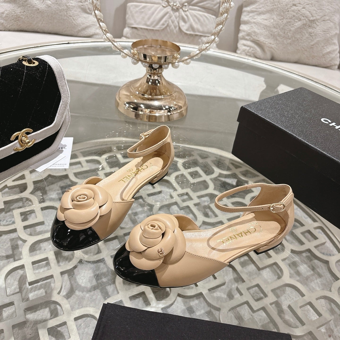 CC 26s Camellia Hollow Sandals Beige Sheepskin 736523