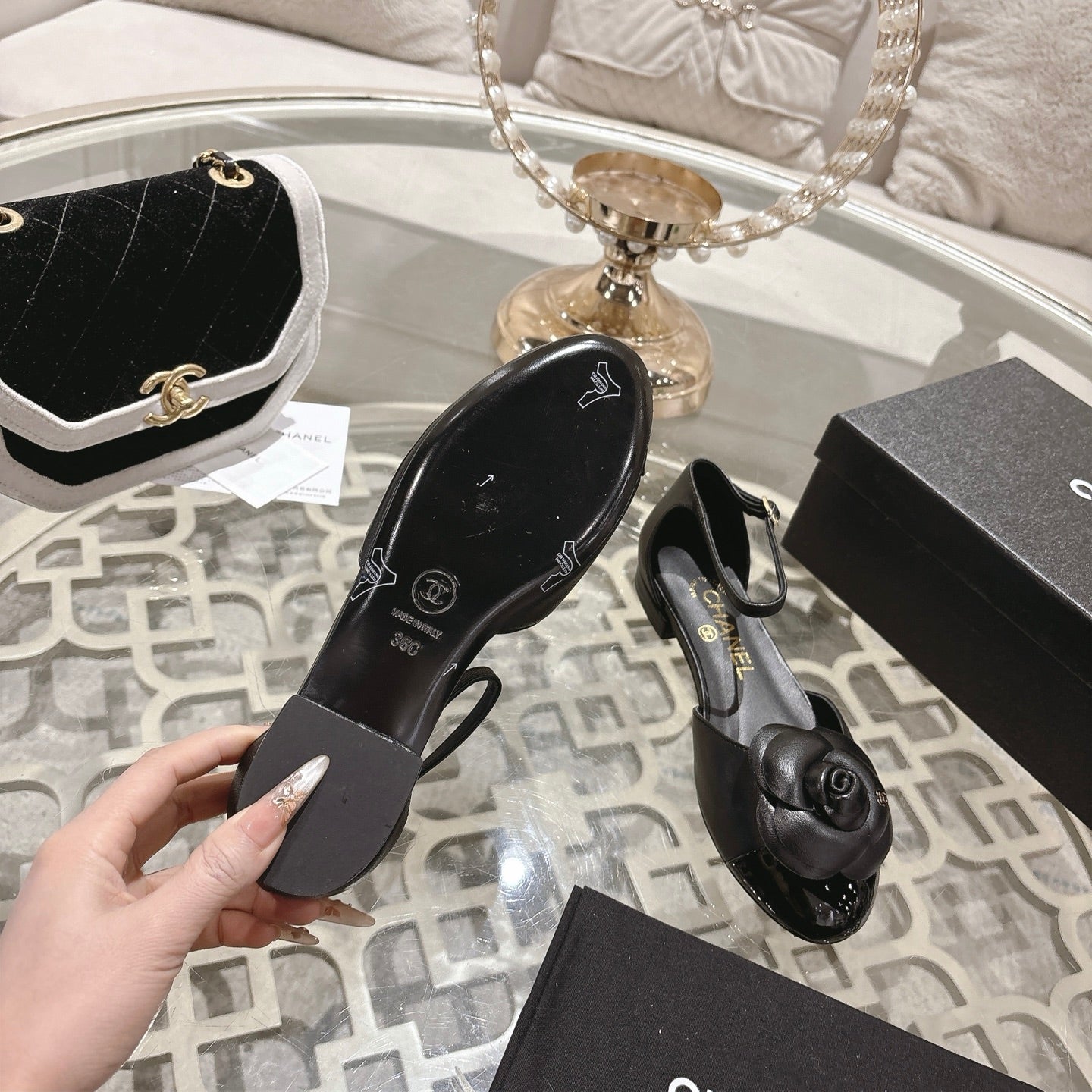 CC 26s Camellia Hollow Sandals Black Sheepskin 736524