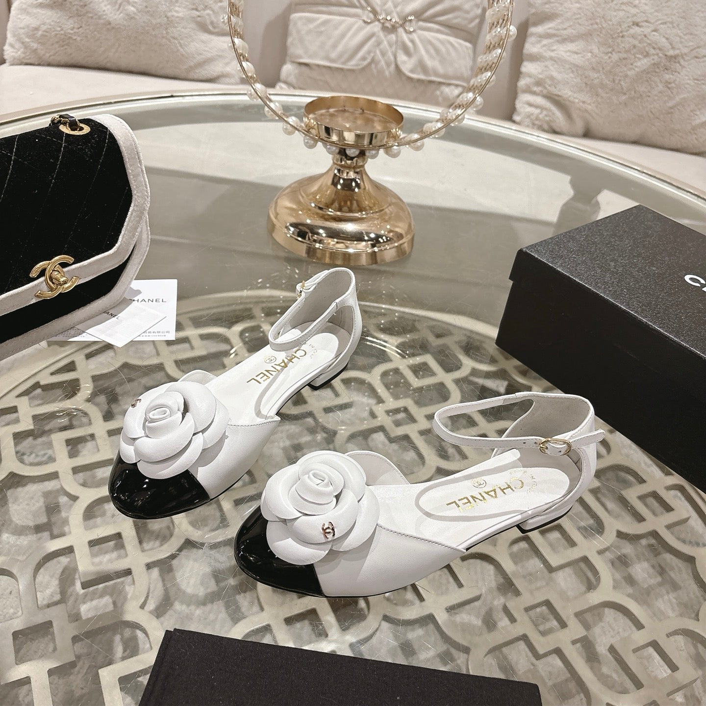 CC 26s Camellia Hollow Sandals White Sheepskin 736525