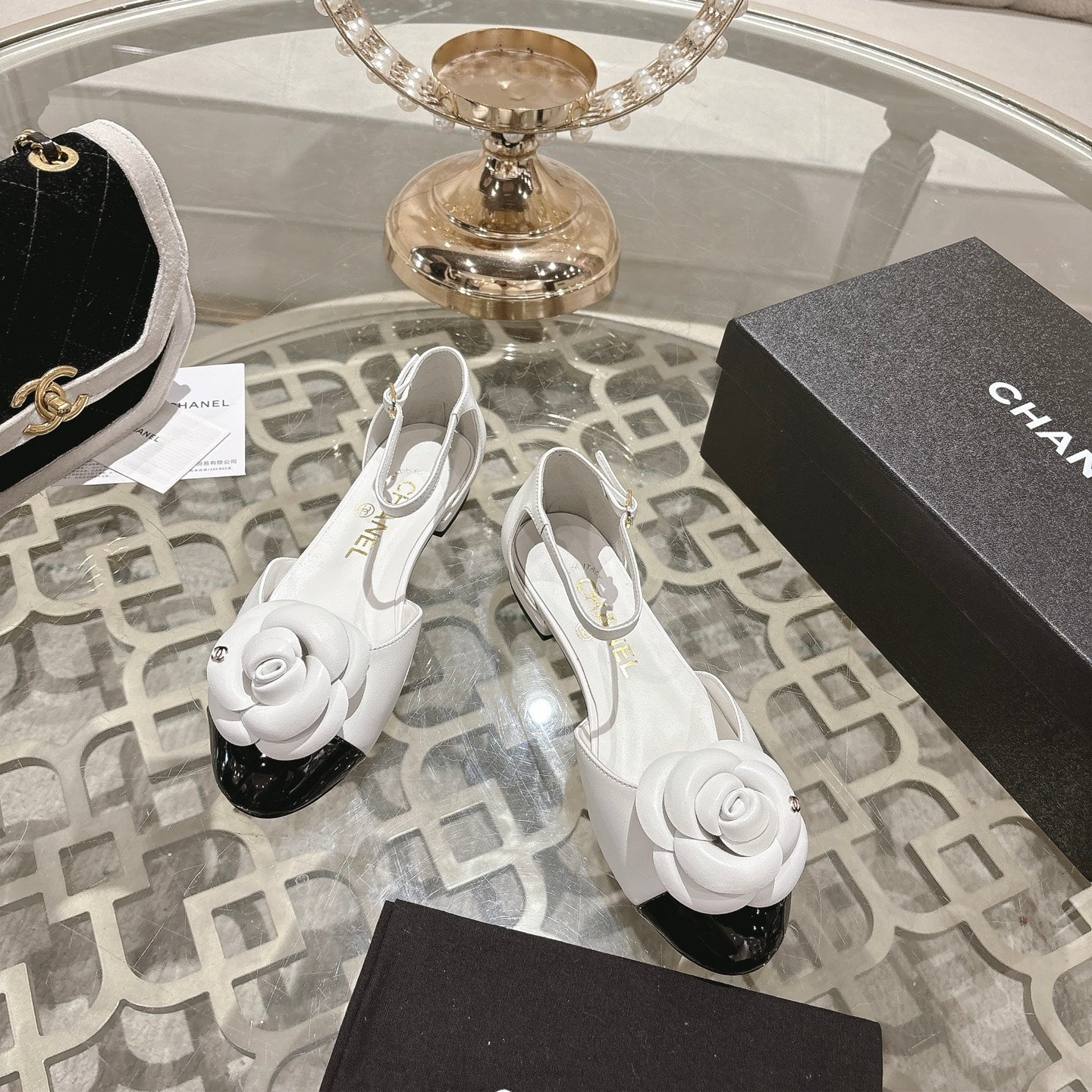 CC 26s Camellia Hollow Sandals White Sheepskin 736525