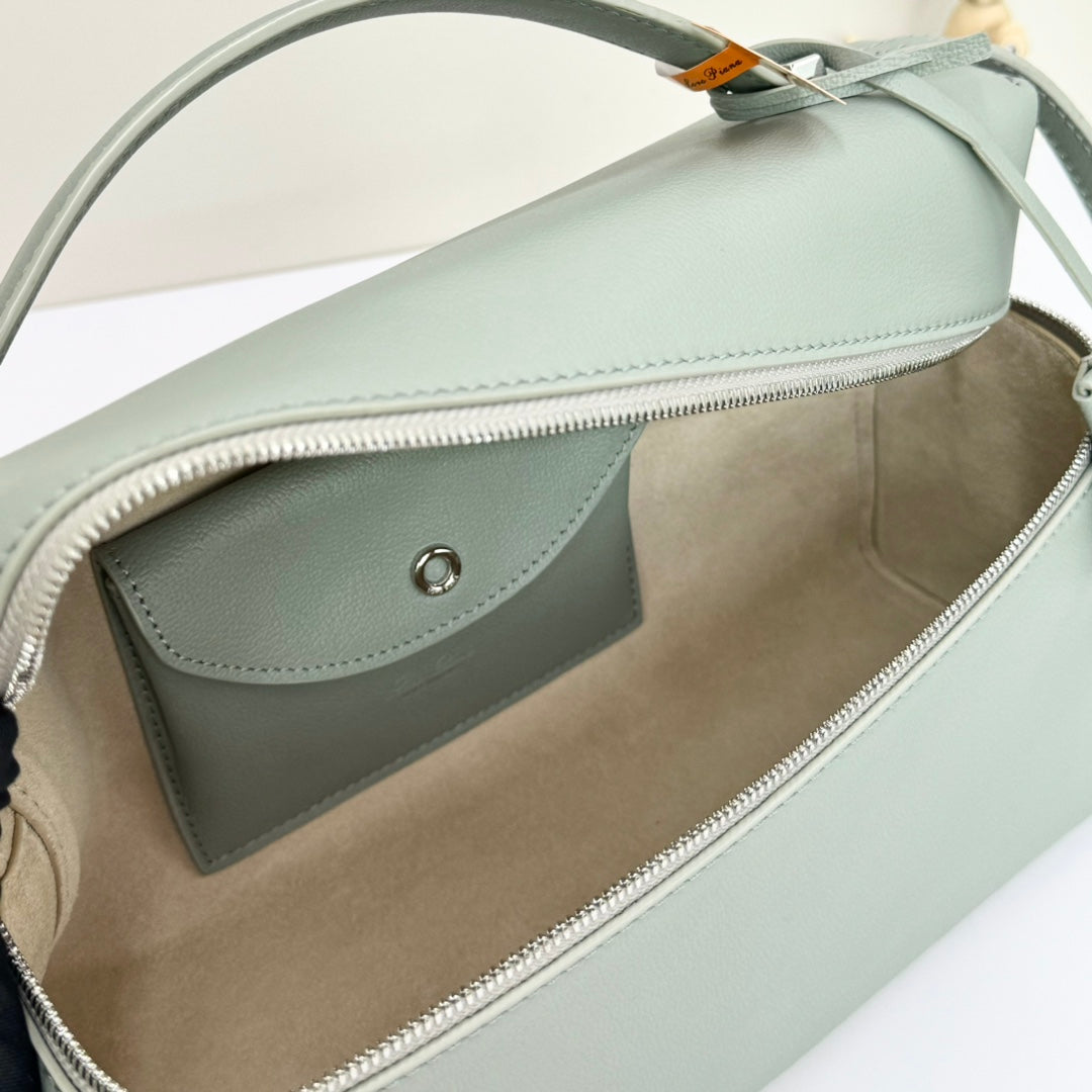 LP Extra Pouch L27 Eucalyptus Calfskin 231579