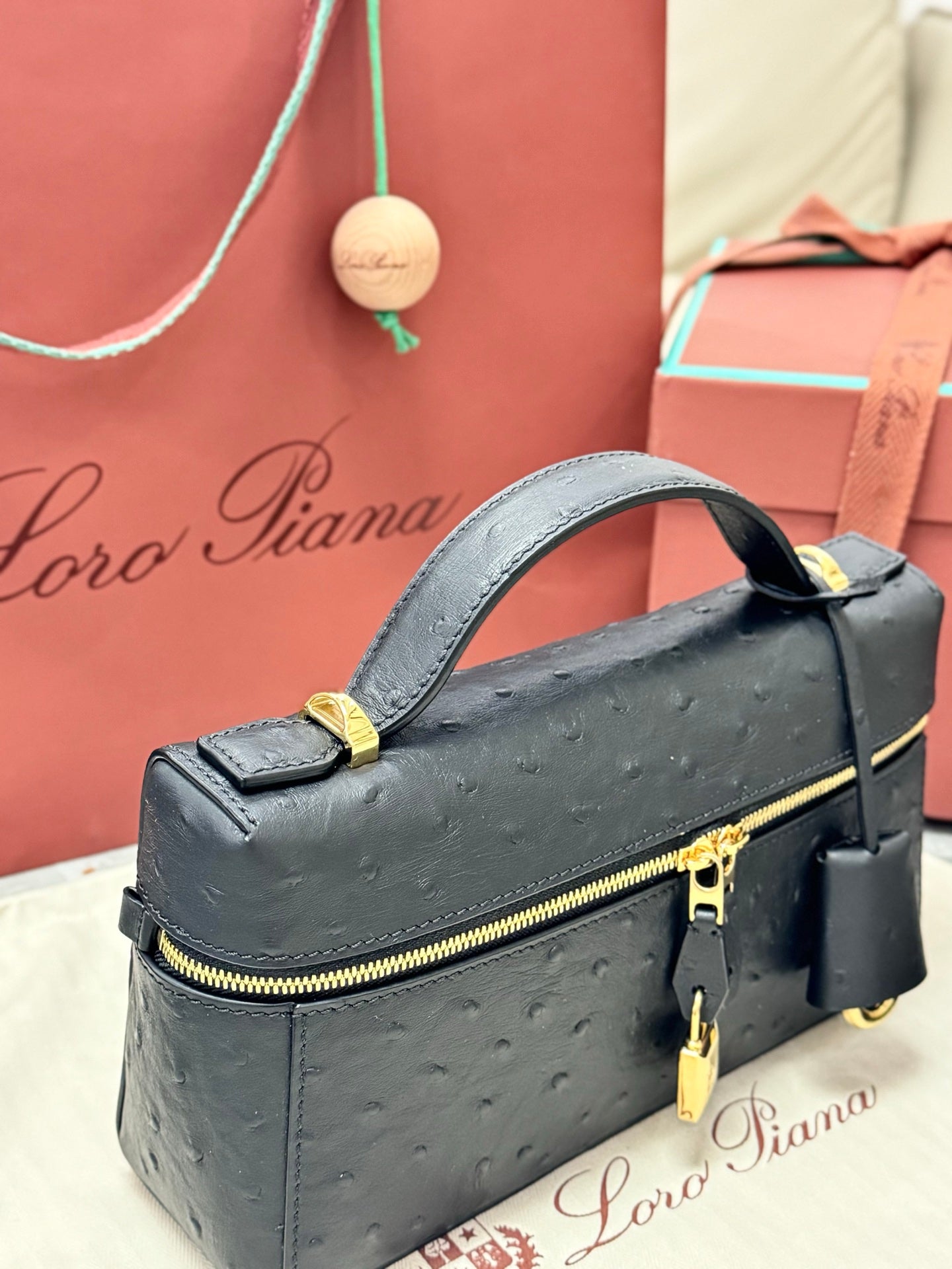 LP Extra Pouch L23 Black Ostrich Pattern Leather