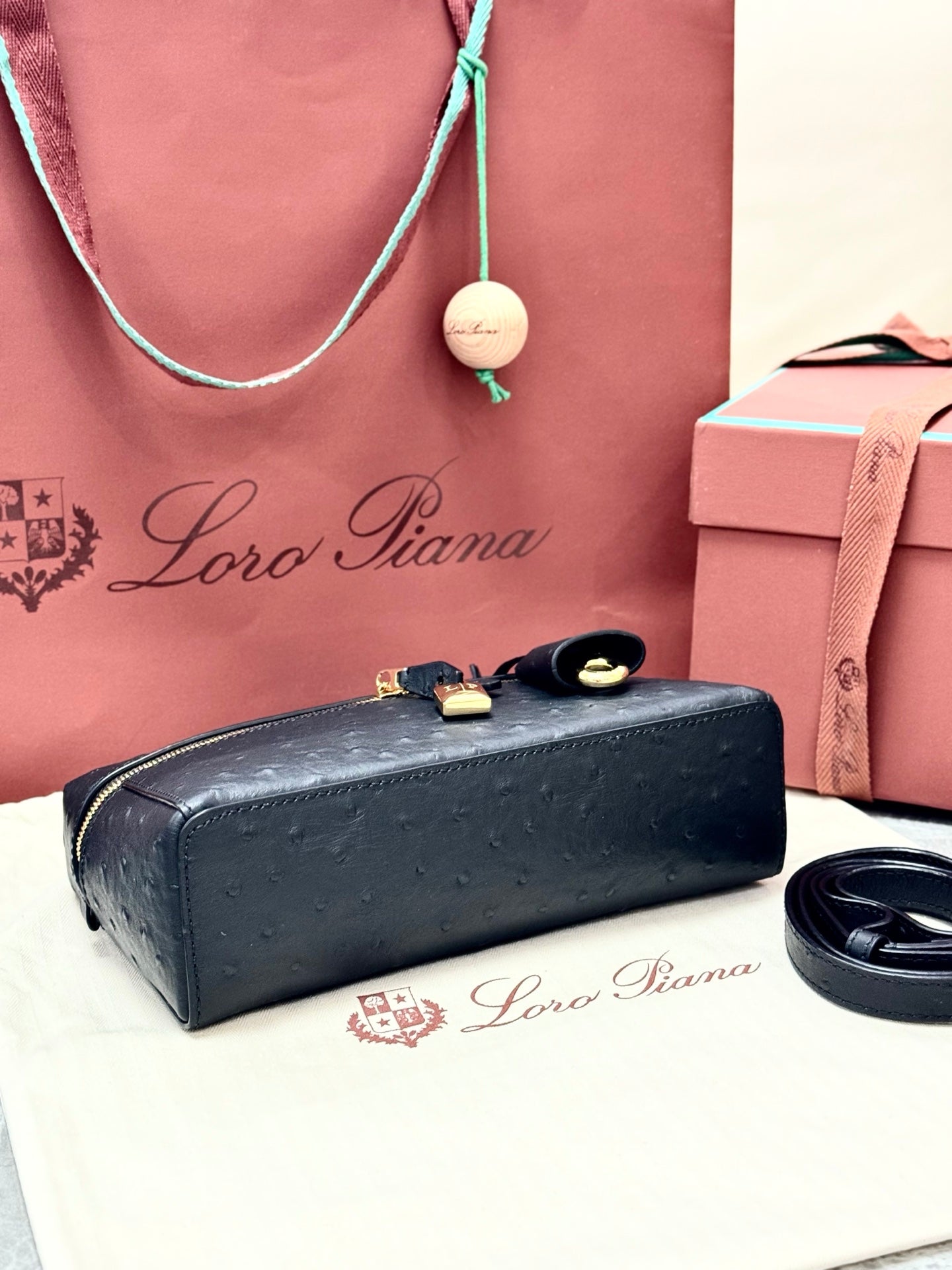 LP Extra Pouch L23 Black Ostrich Pattern Leather