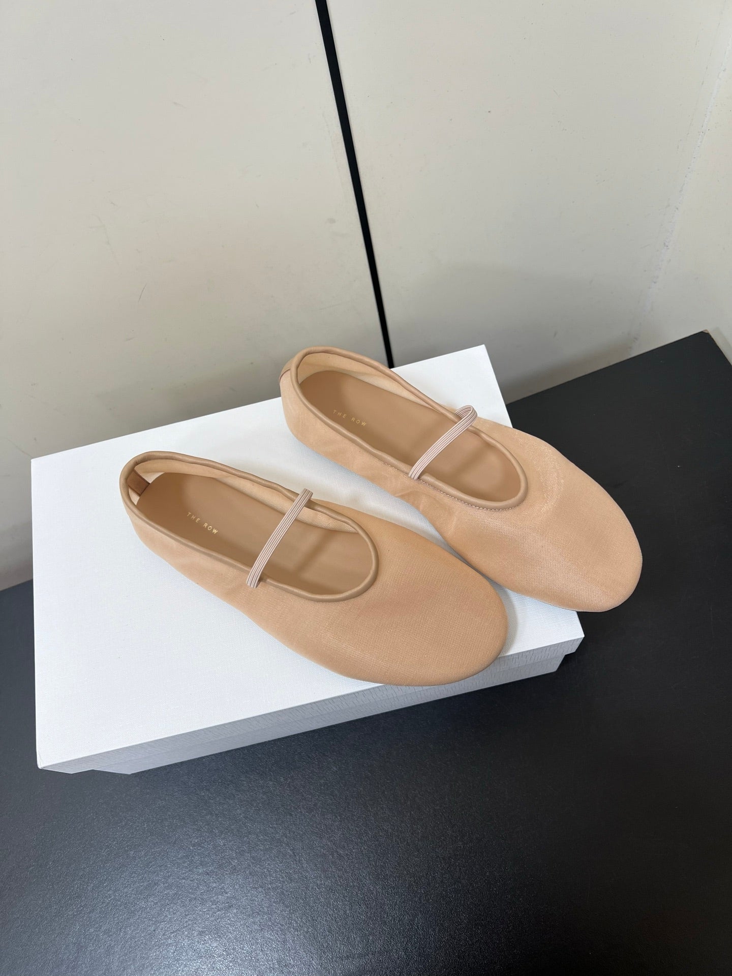 The Row Elastic Ballet Flats Nude Lambskin 339988