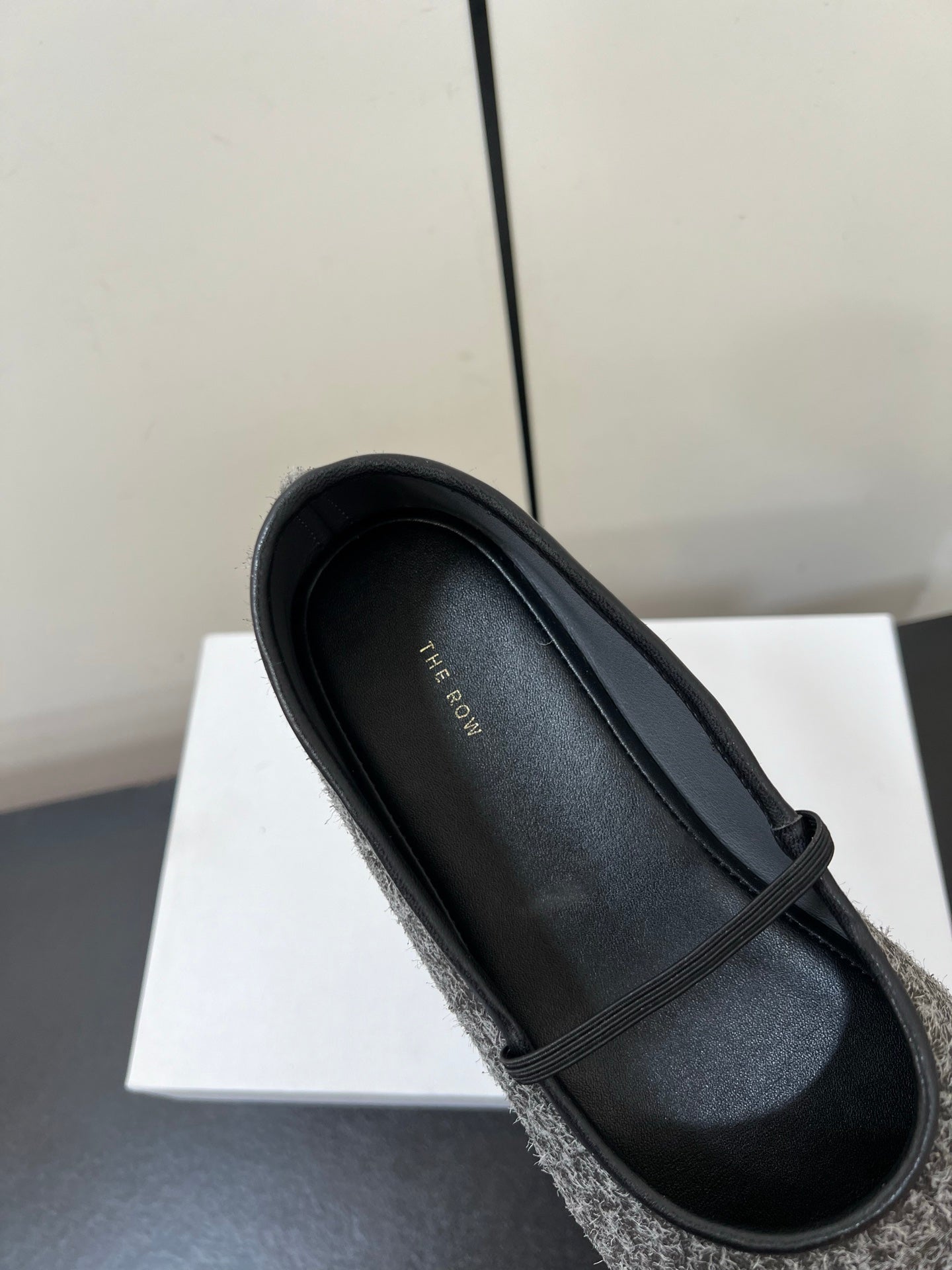 The Row Elastic Ballet Flats Light Grey Sheepskin 339992