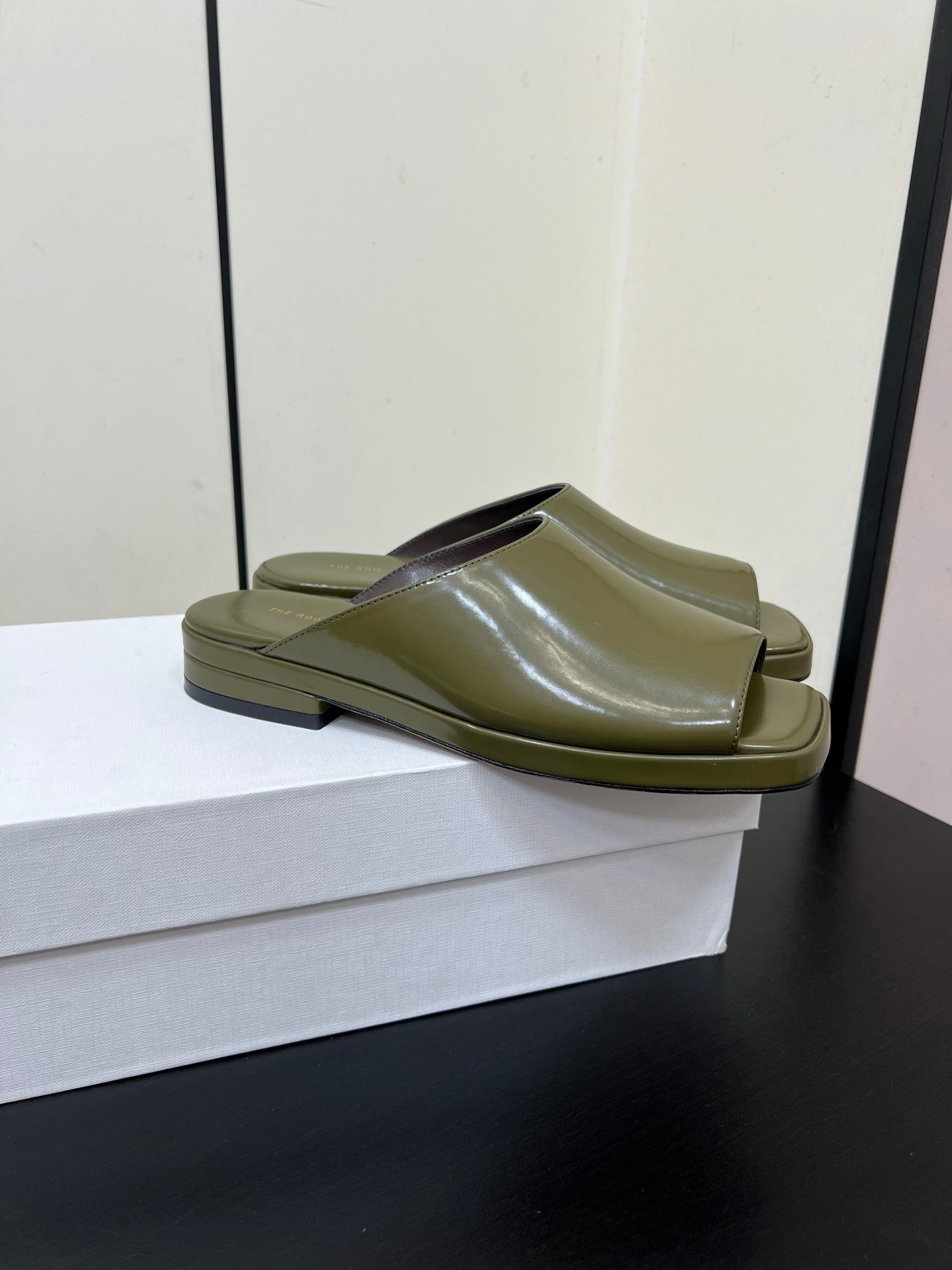 The Row Emi Flatform Sandal 25mm Olive Patent Leather 340006