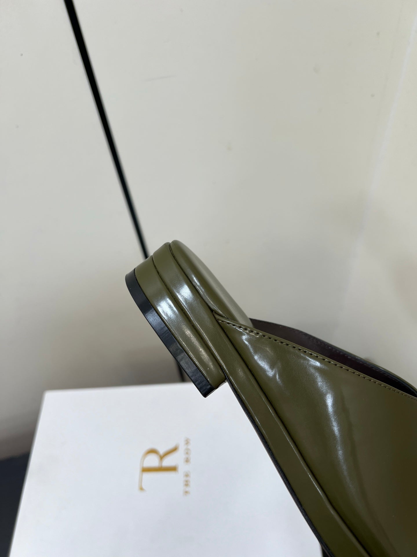 The Row Emi Flatform Sandal 25mm Olive Patent Leather 340006