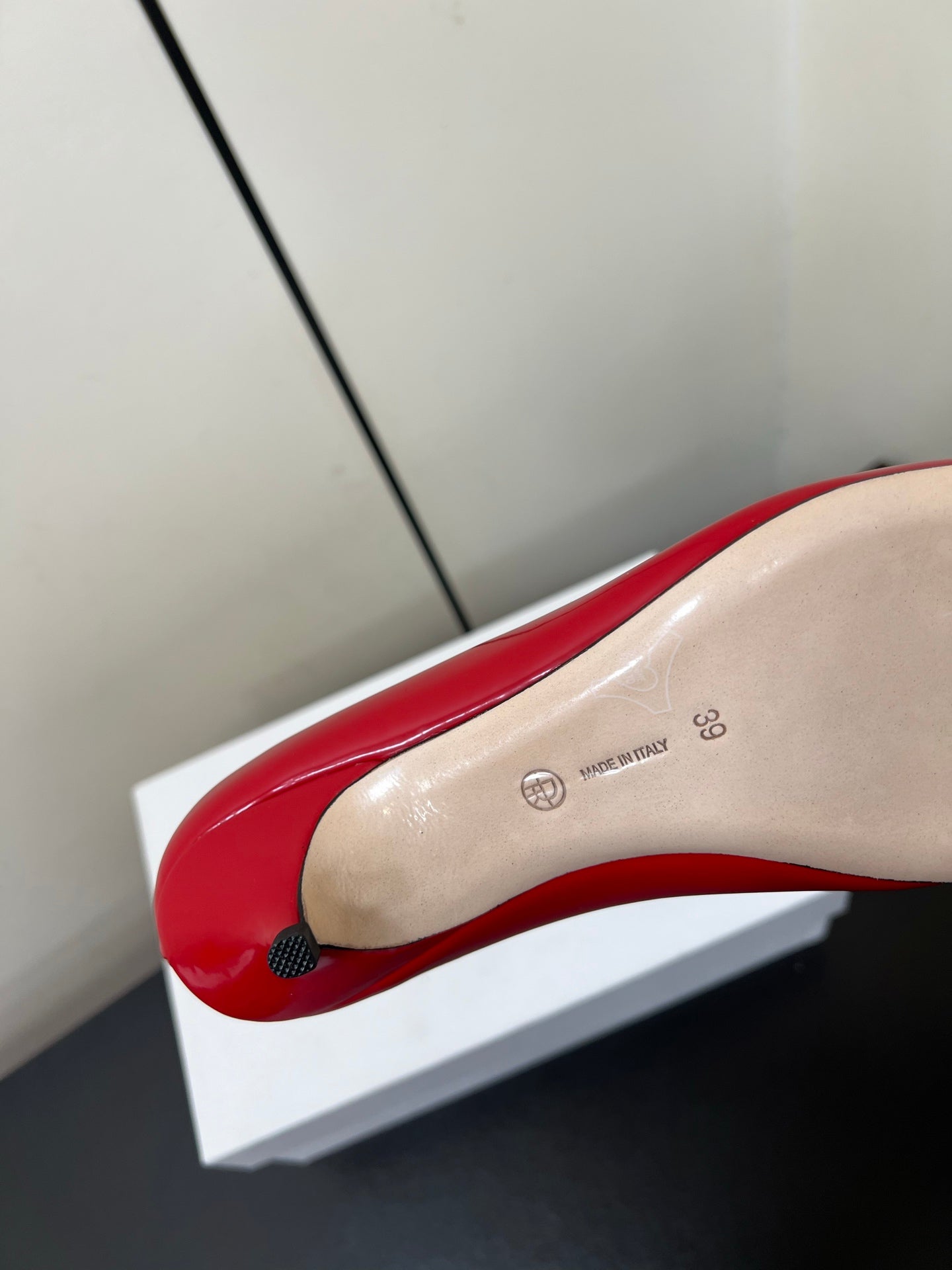 The Row Viv Kitten Pumps 3.5cm Red Patent Leather 340008
