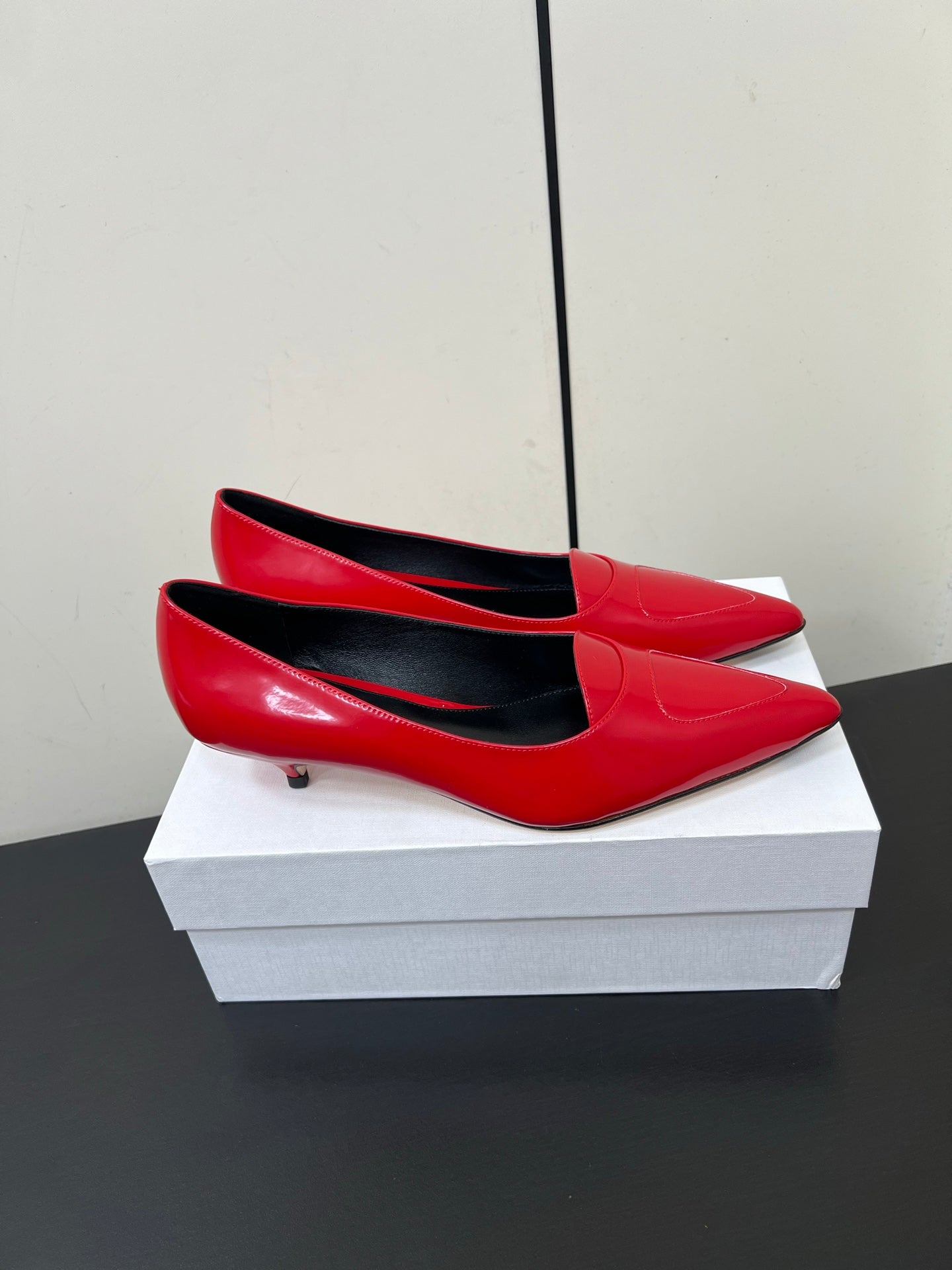 The Row Viv Kitten Pumps 3.5cm Red Patent Leather 340008