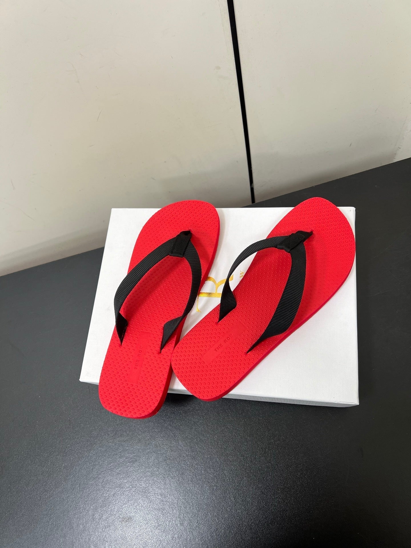 The Row Dune Flatform Thong Sandal In Dark Red Rubber And Black Canvas 340026