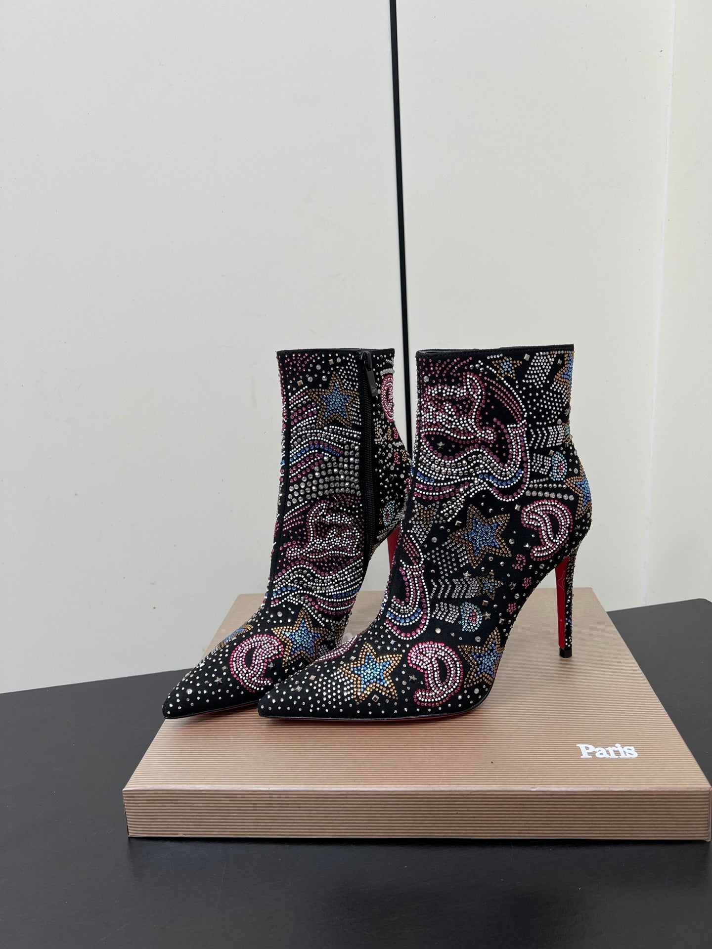 CL Hot Chick Starlight Ankle Boots 10.5 Suede 618912