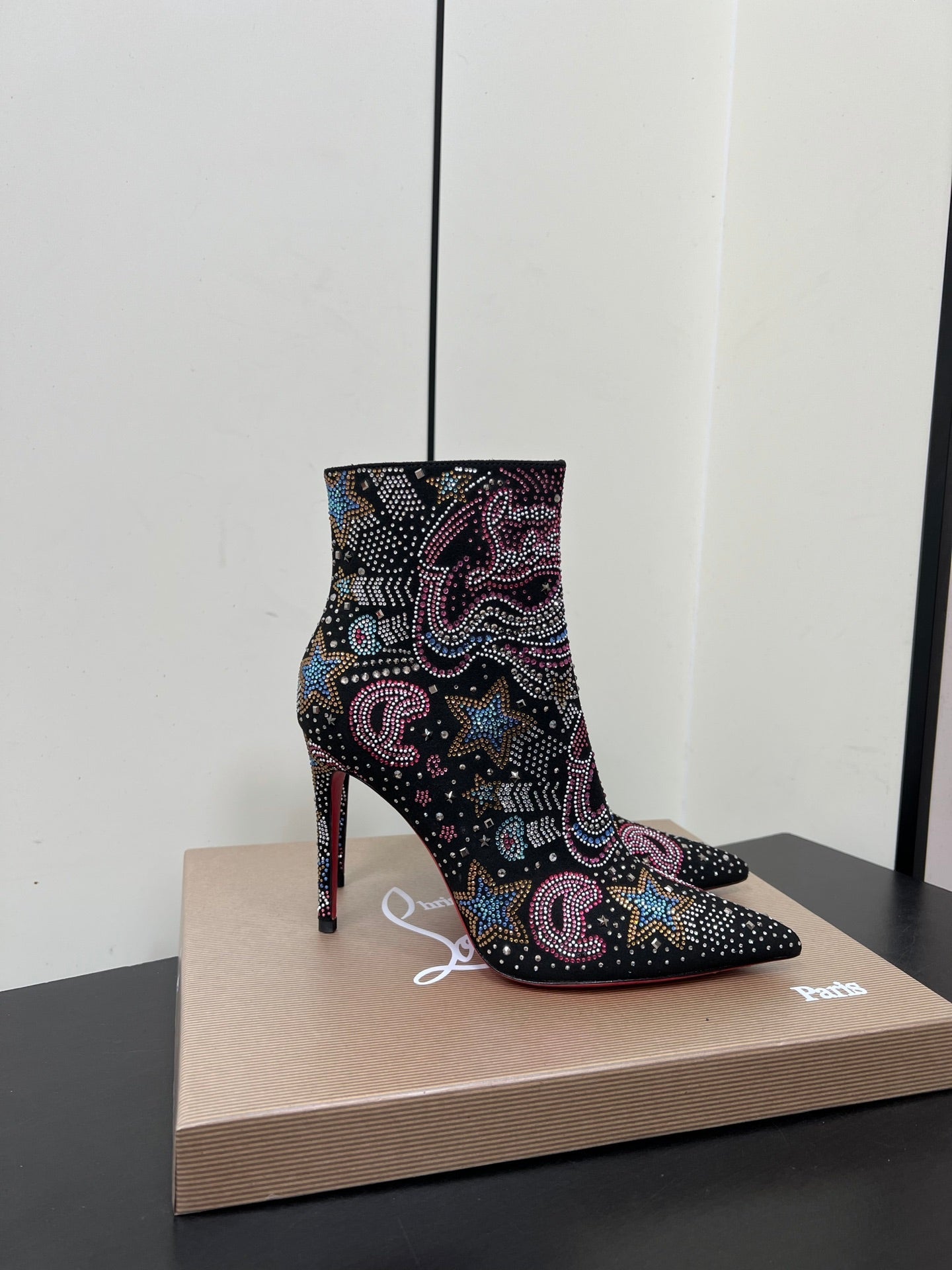 CL Hot Chick Starlight Ankle Boots 10.5 Suede 618912