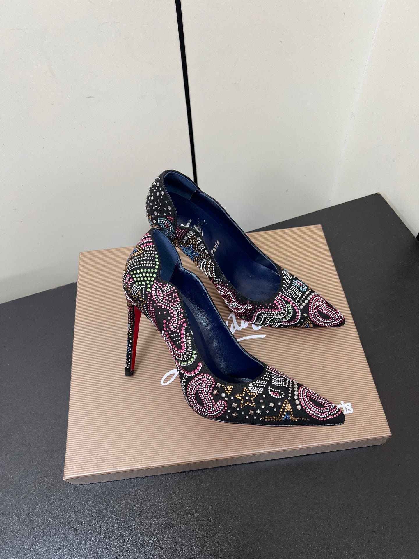 CL Hot Chick Starlight Pumps 10.5 Suede 618913