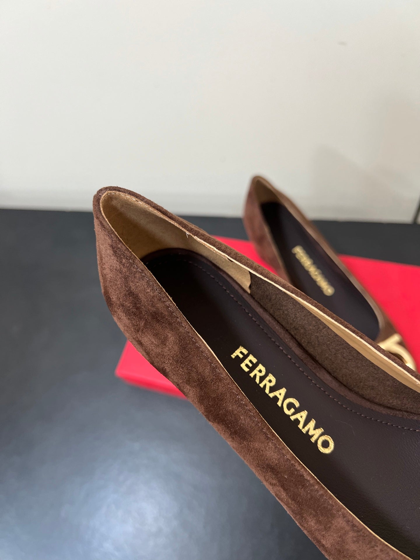 Ferragamo Maxi Gancini Pump Brown Suede 619030