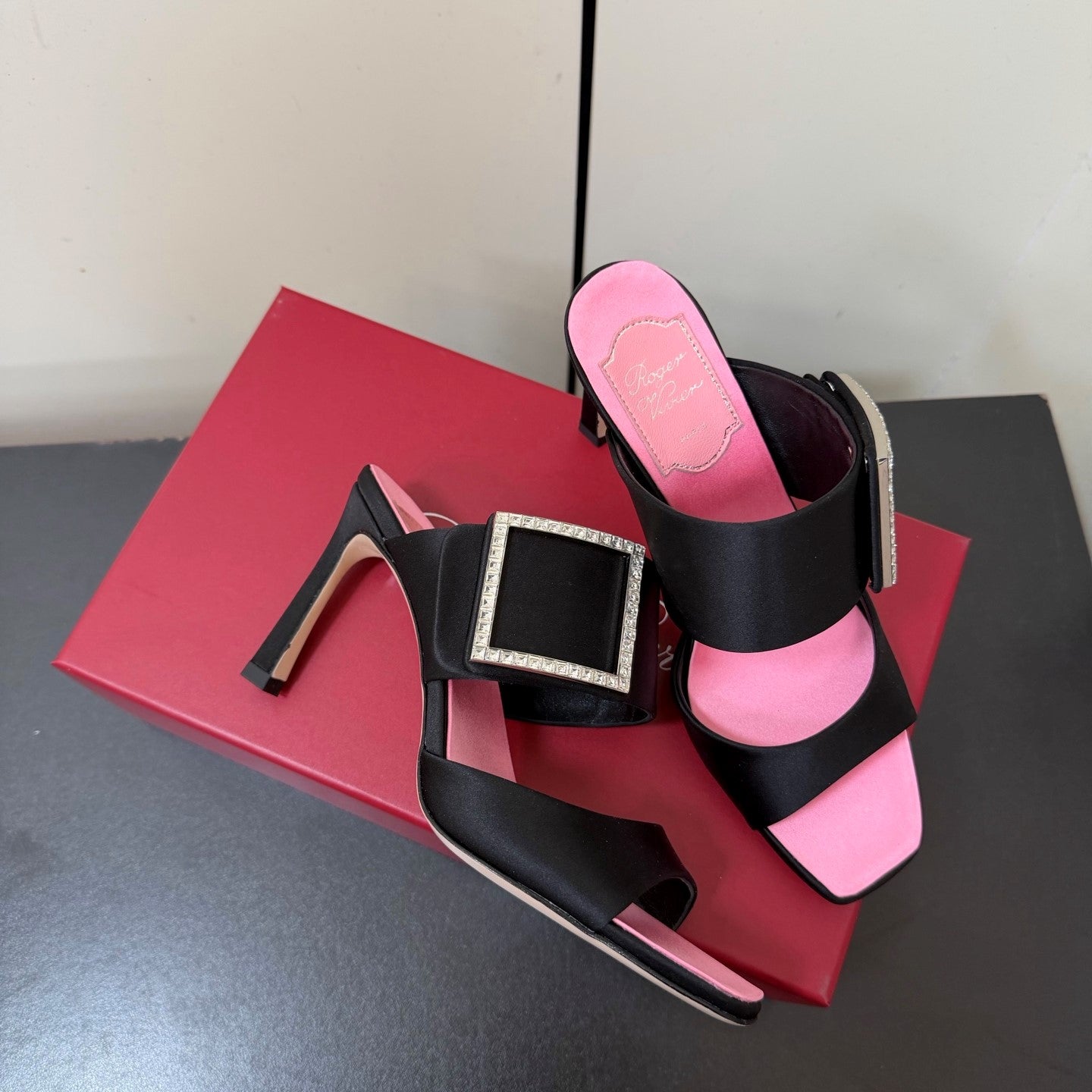 RV Trompette Sandals 8.5cm Black Pink Satin 619600